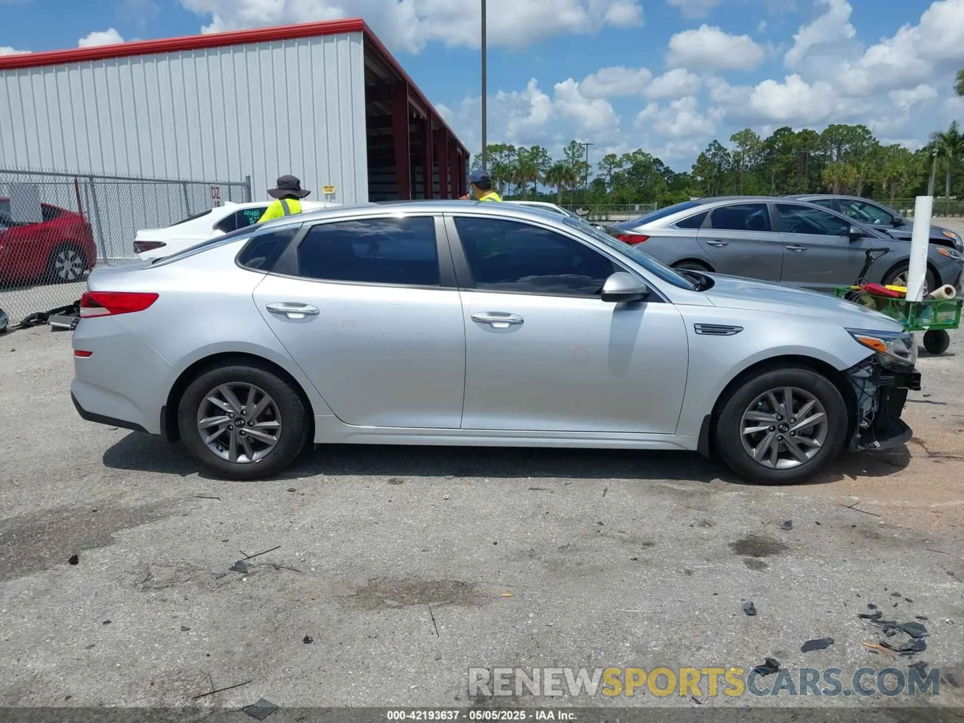 14 fotografías del automóvil dañado 5XXGT4L32LG420218 KIA OPTIMA 2020