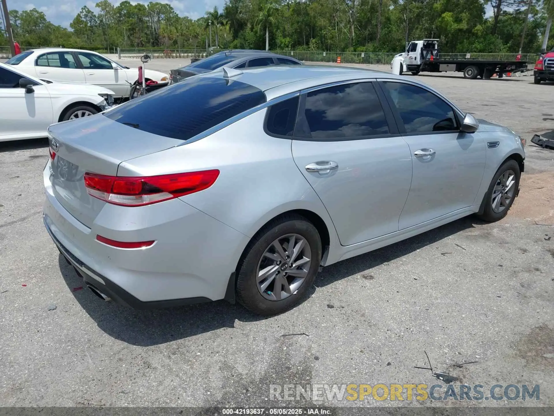4 fotografías del automóvil dañado 5XXGT4L32LG420218 KIA OPTIMA 2020