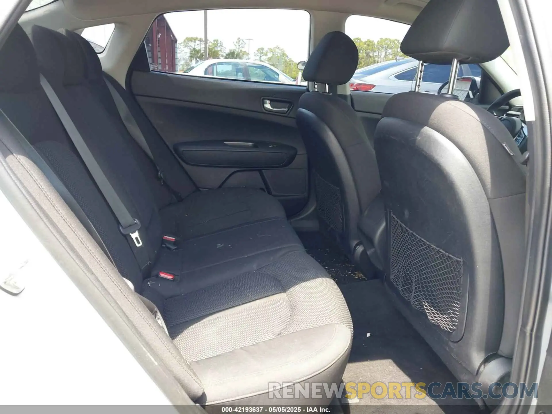 8 fotografías del automóvil dañado 5XXGT4L32LG420218 KIA OPTIMA 2020