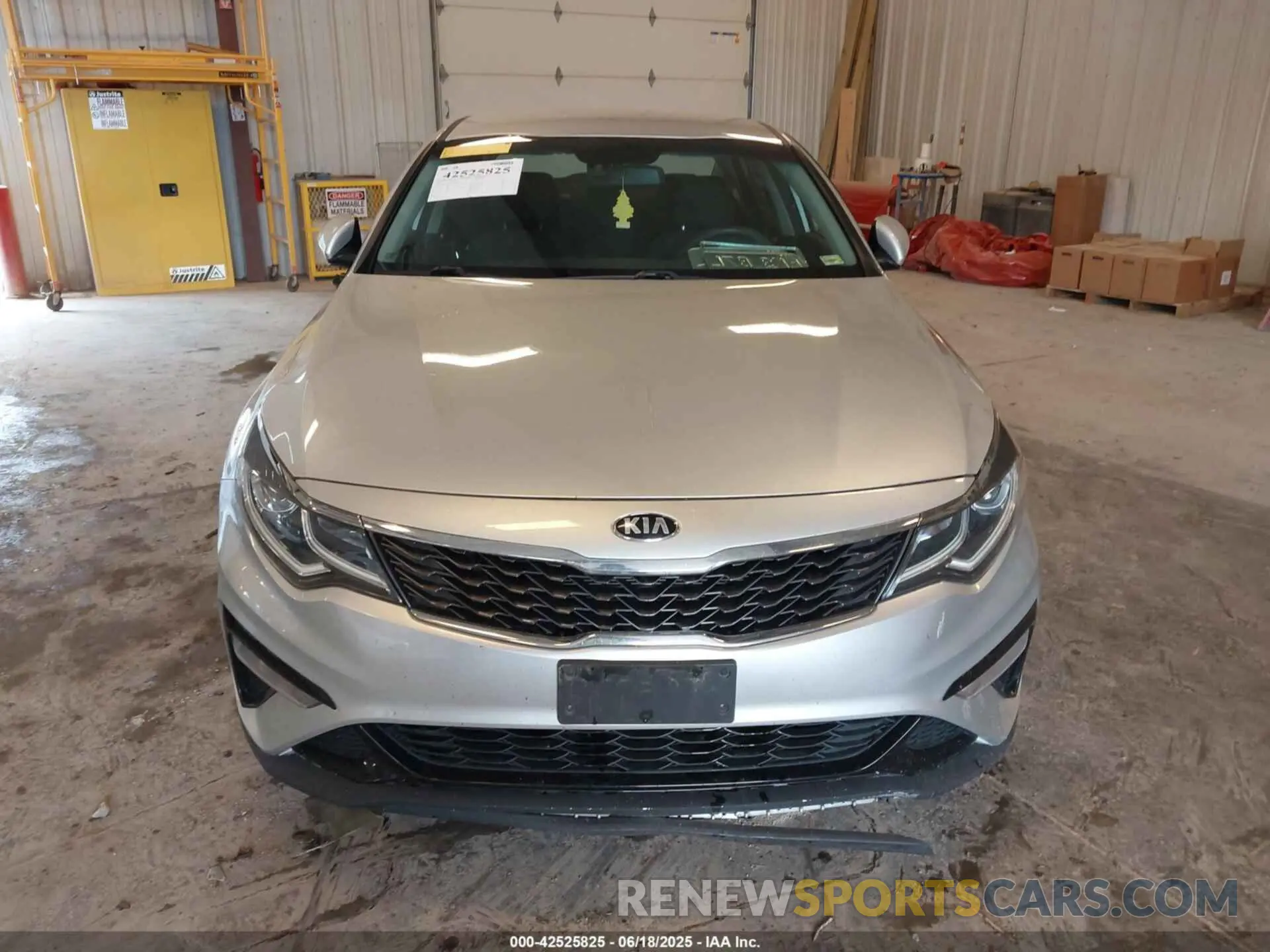 12 fotografías del automóvil dañado 5XXGT4L32LG424821 KIA OPTIMA 2020