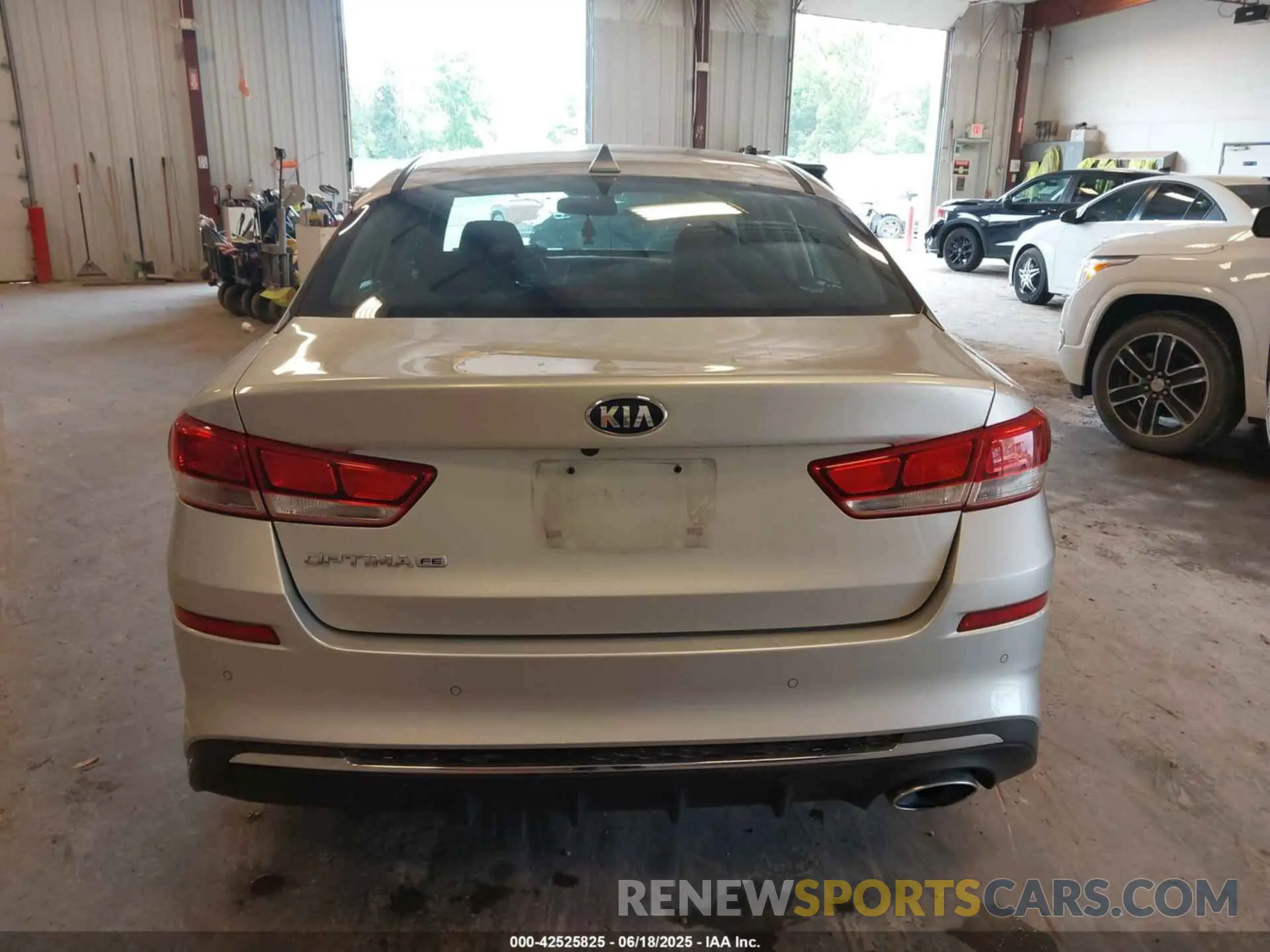 16 fotografías del automóvil dañado 5XXGT4L32LG424821 KIA OPTIMA 2020
