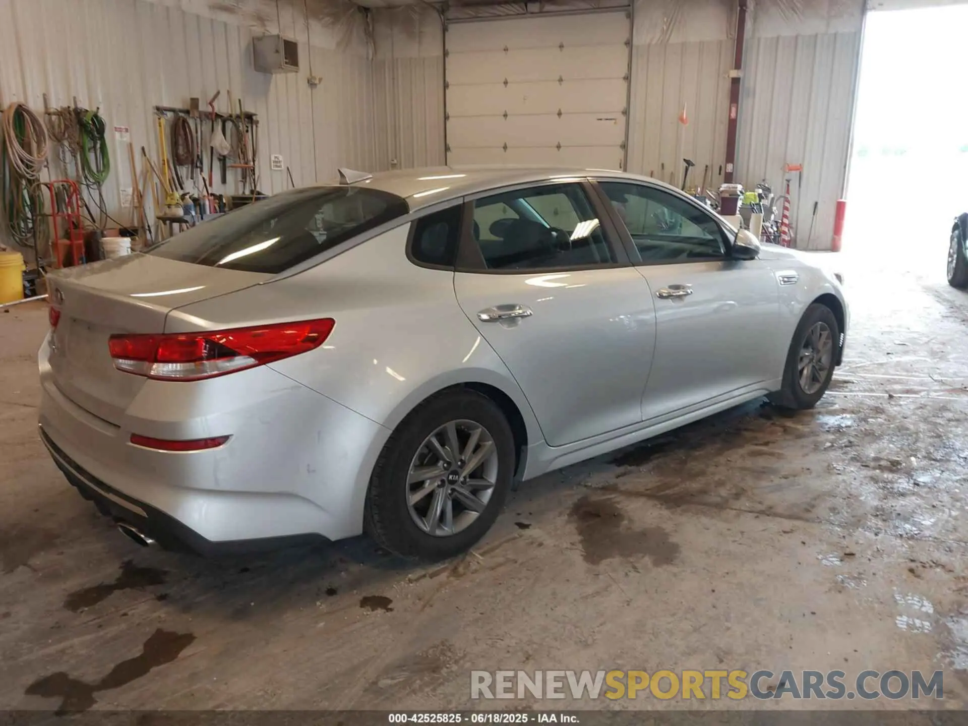 4 fotografías del automóvil dañado 5XXGT4L32LG424821 KIA OPTIMA 2020
