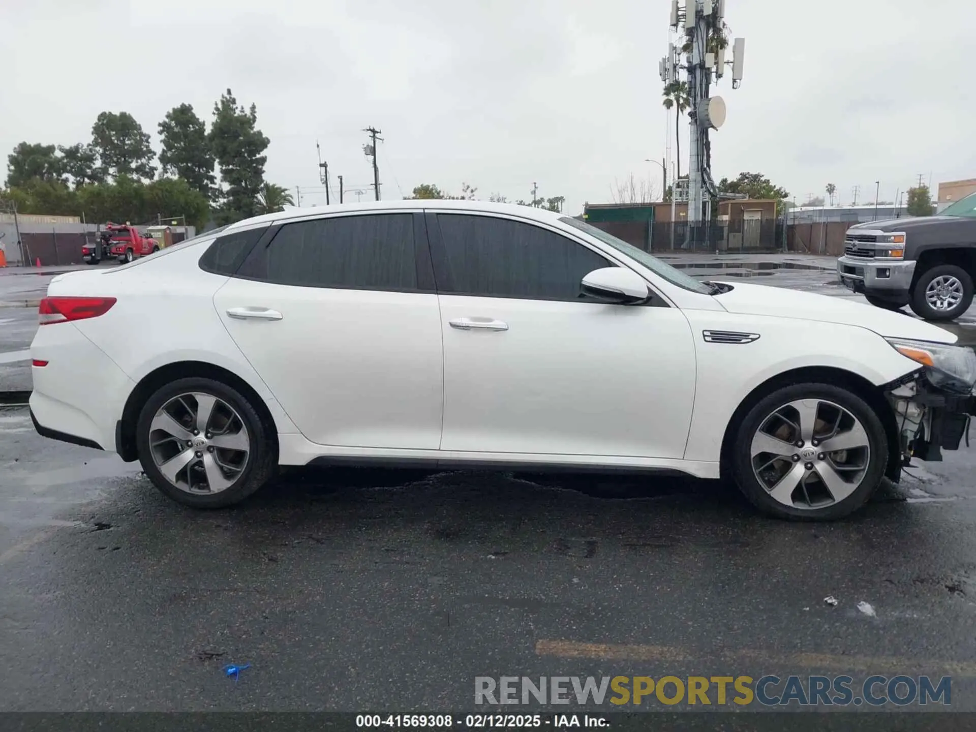 13 fotografías del automóvil dañado 5XXGT4L32LG426259 KIA OPTIMA 2020