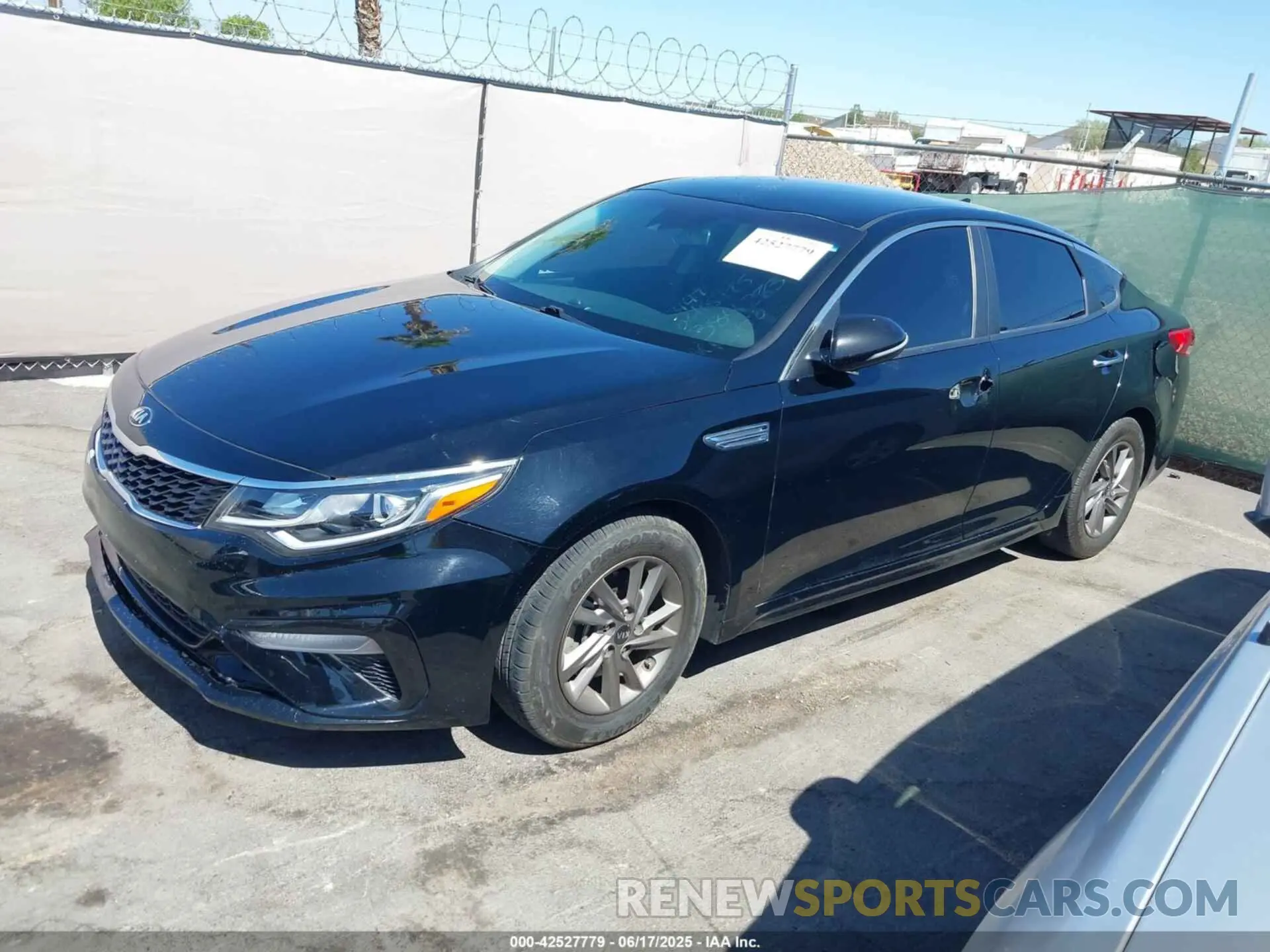 2 fotografías del automóvil dañado 5XXGT4L32LG432529 KIA OPTIMA 2020