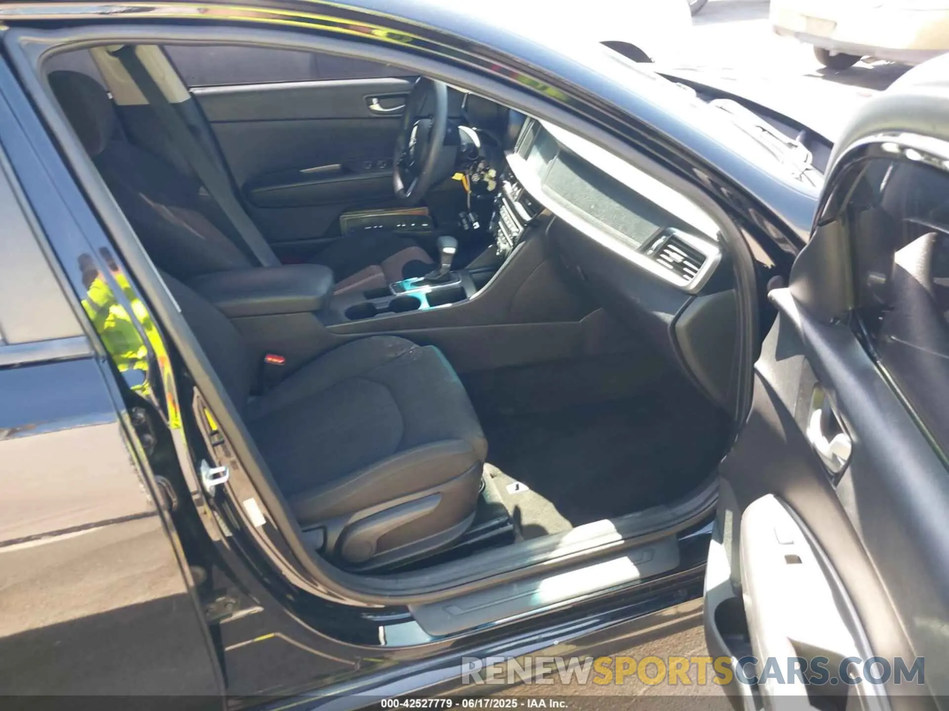 5 fotografías del automóvil dañado 5XXGT4L32LG432529 KIA OPTIMA 2020