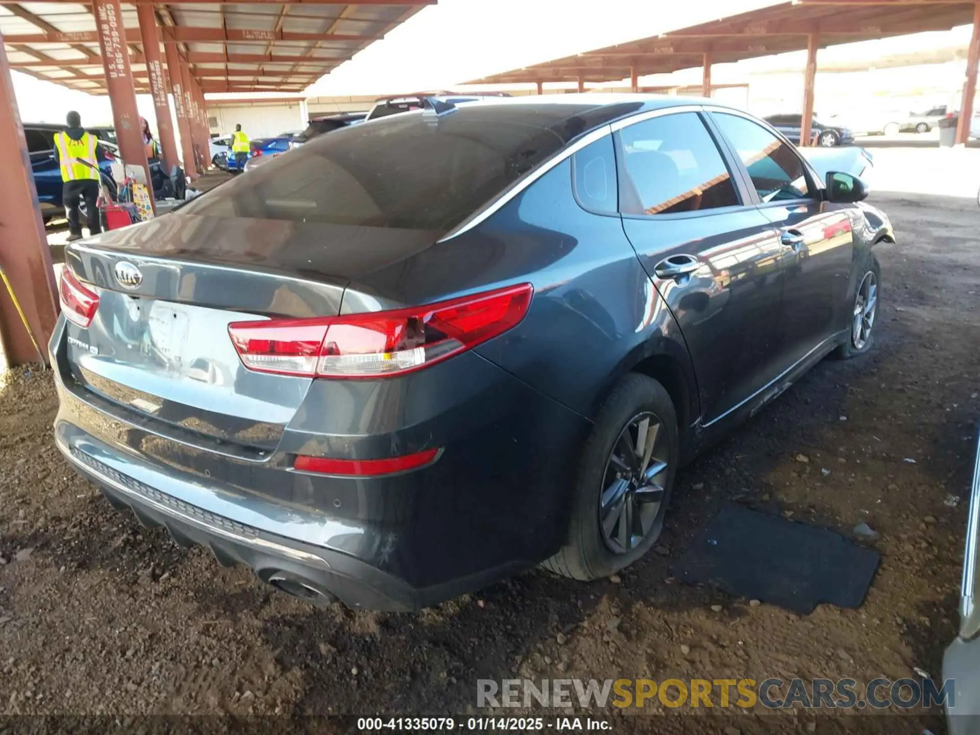 4 fotografías del automóvil dañado 5XXGT4L34LG410127 KIA OPTIMA 2020