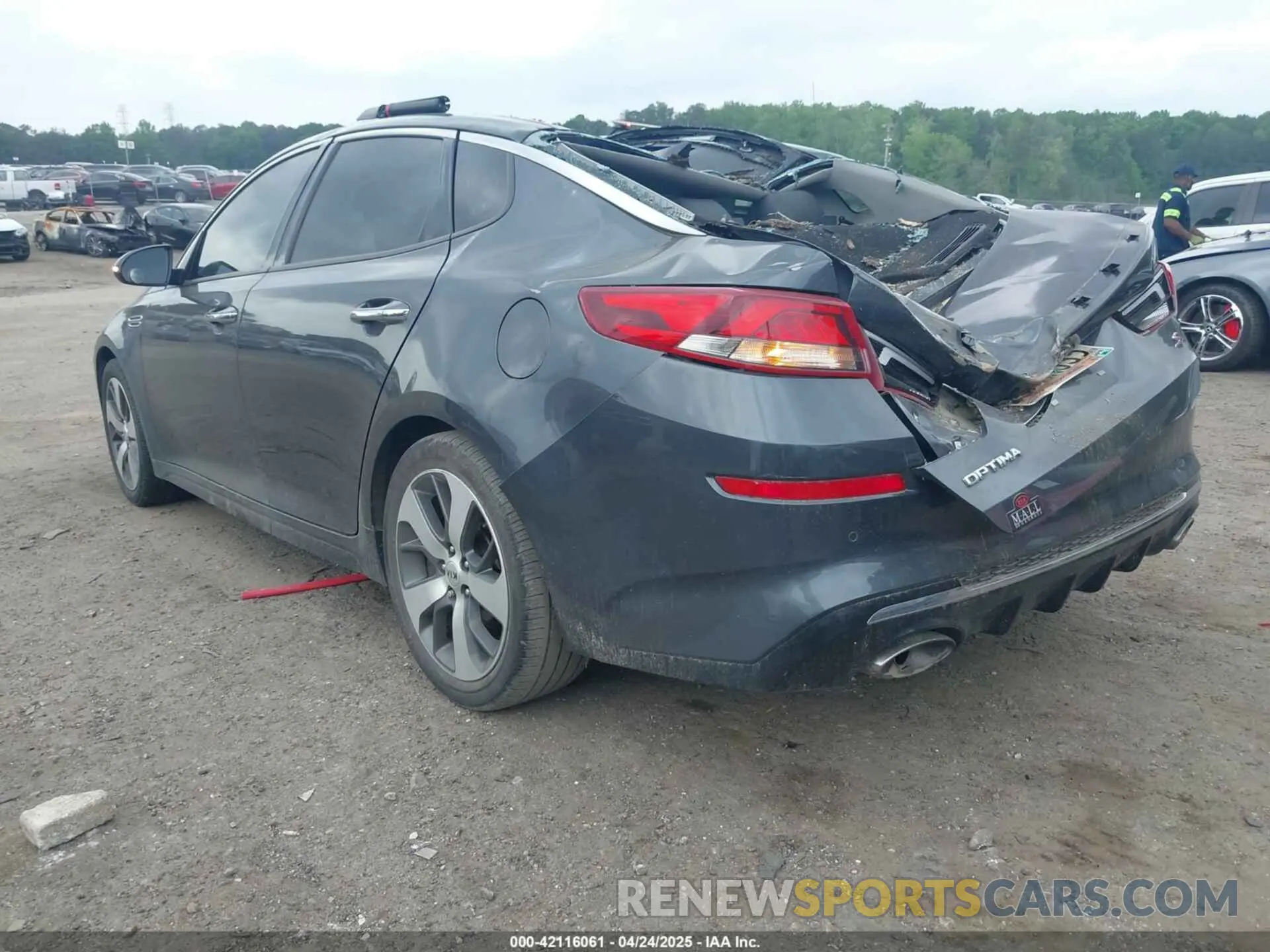 3 fotografías del automóvil dañado 5XXGT4L34LG410287 KIA OPTIMA 2020
