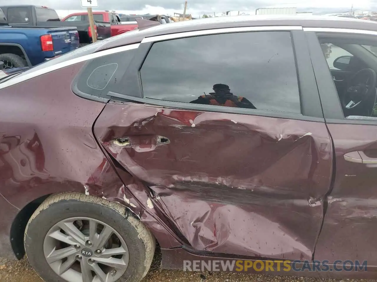10 fotografías del automóvil dañado 5XXGT4L34LG429132 KIA OPTIMA 2020