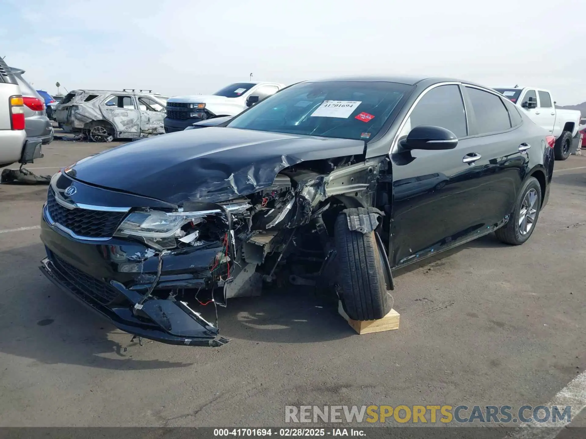 2 fotografías del automóvil dañado 5XXGT4L34LG444116 KIA OPTIMA 2020