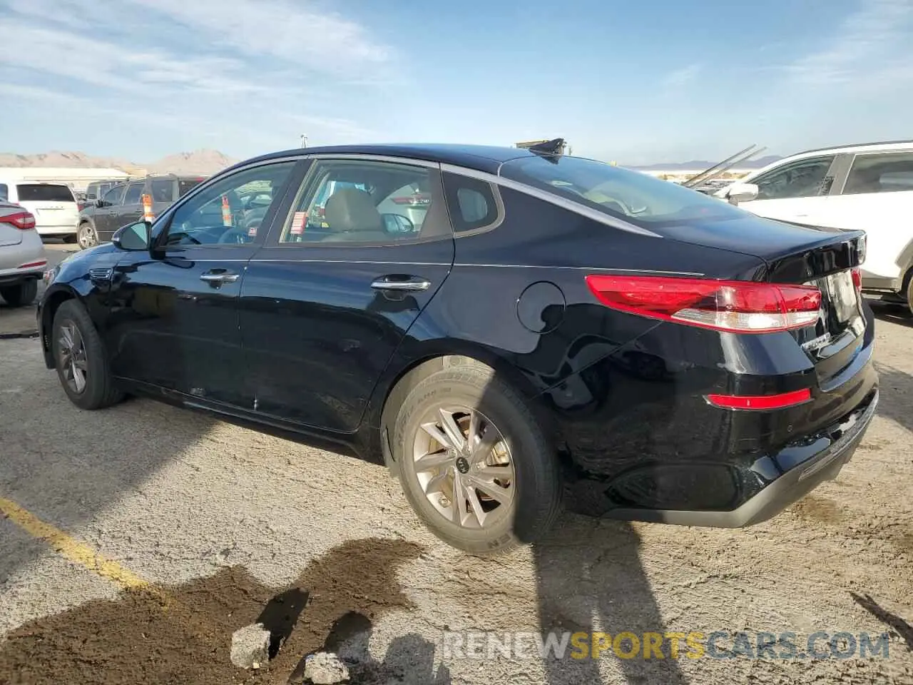 2 fotografías del automóvil dañado 5XXGT4L34LG444147 KIA OPTIMA 2020