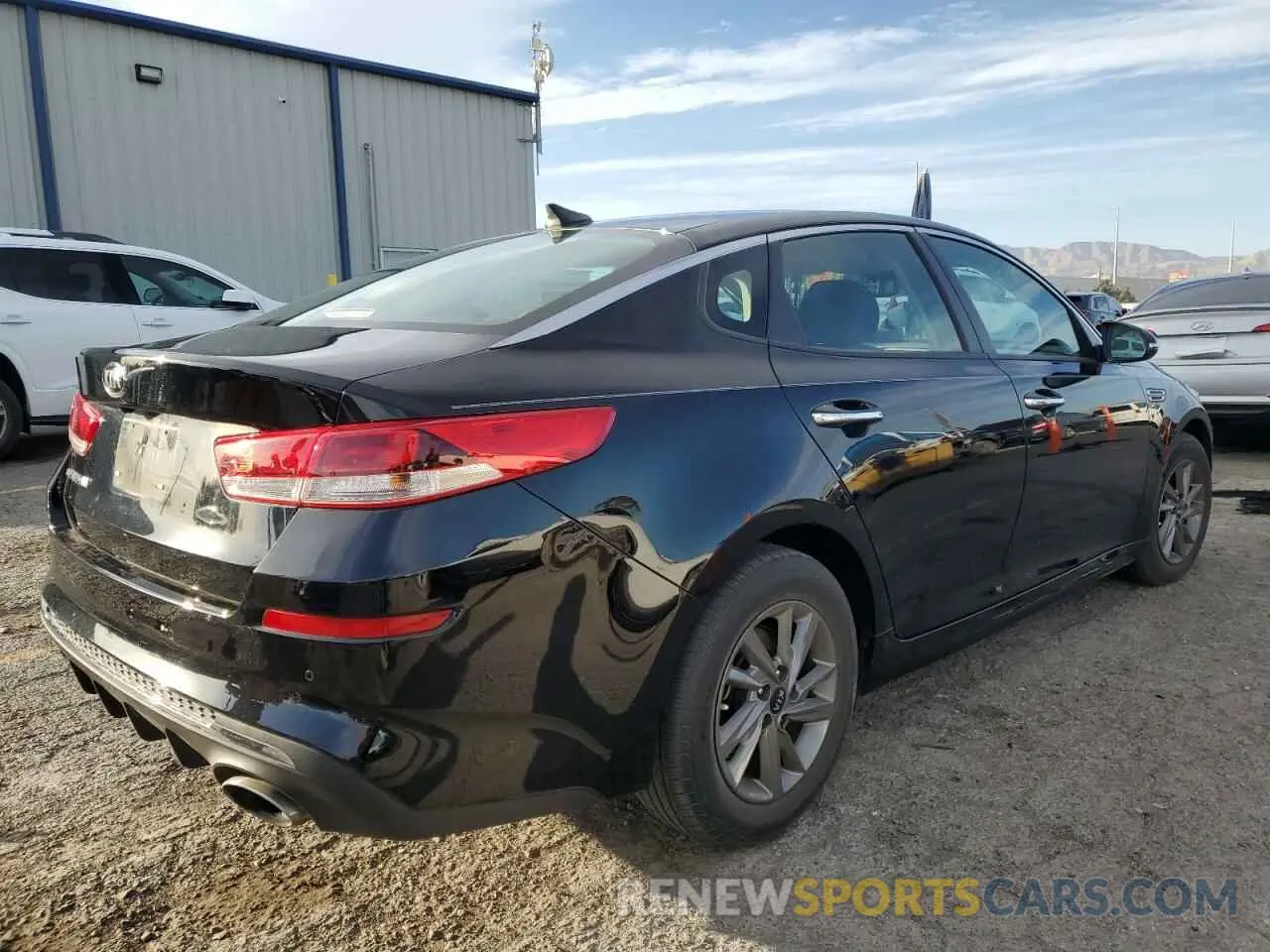 3 fotografías del automóvil dañado 5XXGT4L34LG444147 KIA OPTIMA 2020
