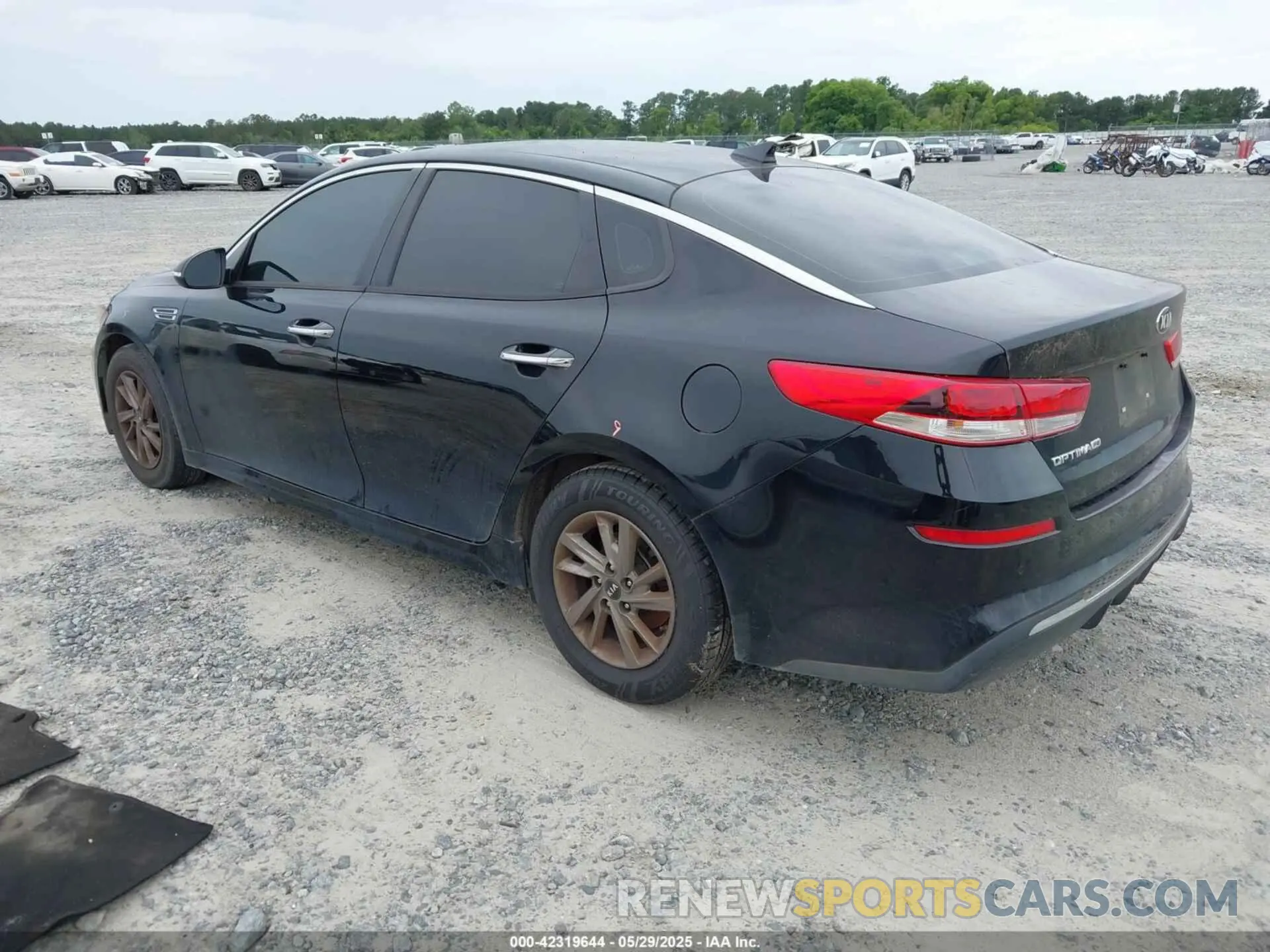 3 fotografías del automóvil dañado 5XXGT4L35LG384086 KIA OPTIMA 2020