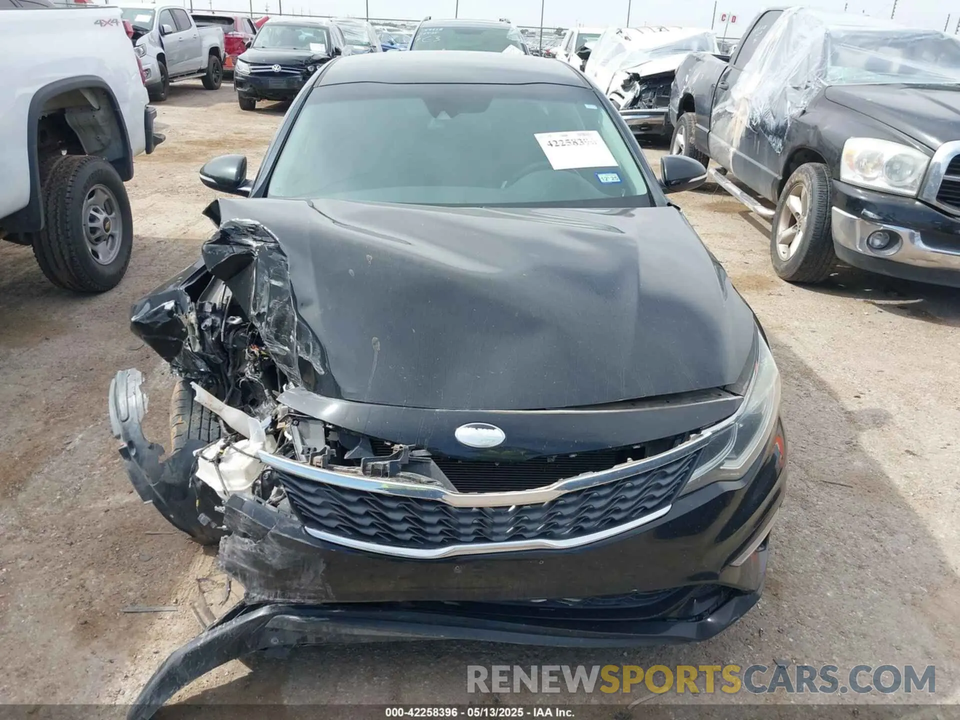 12 fotografías del automóvil dañado 5XXGT4L35LG395007 KIA OPTIMA 2020