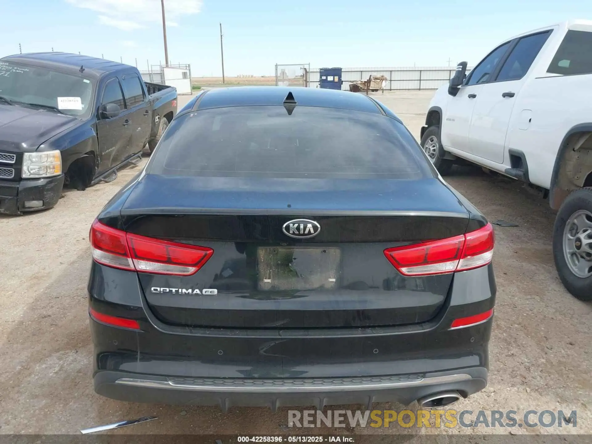 16 fotografías del automóvil dañado 5XXGT4L35LG395007 KIA OPTIMA 2020