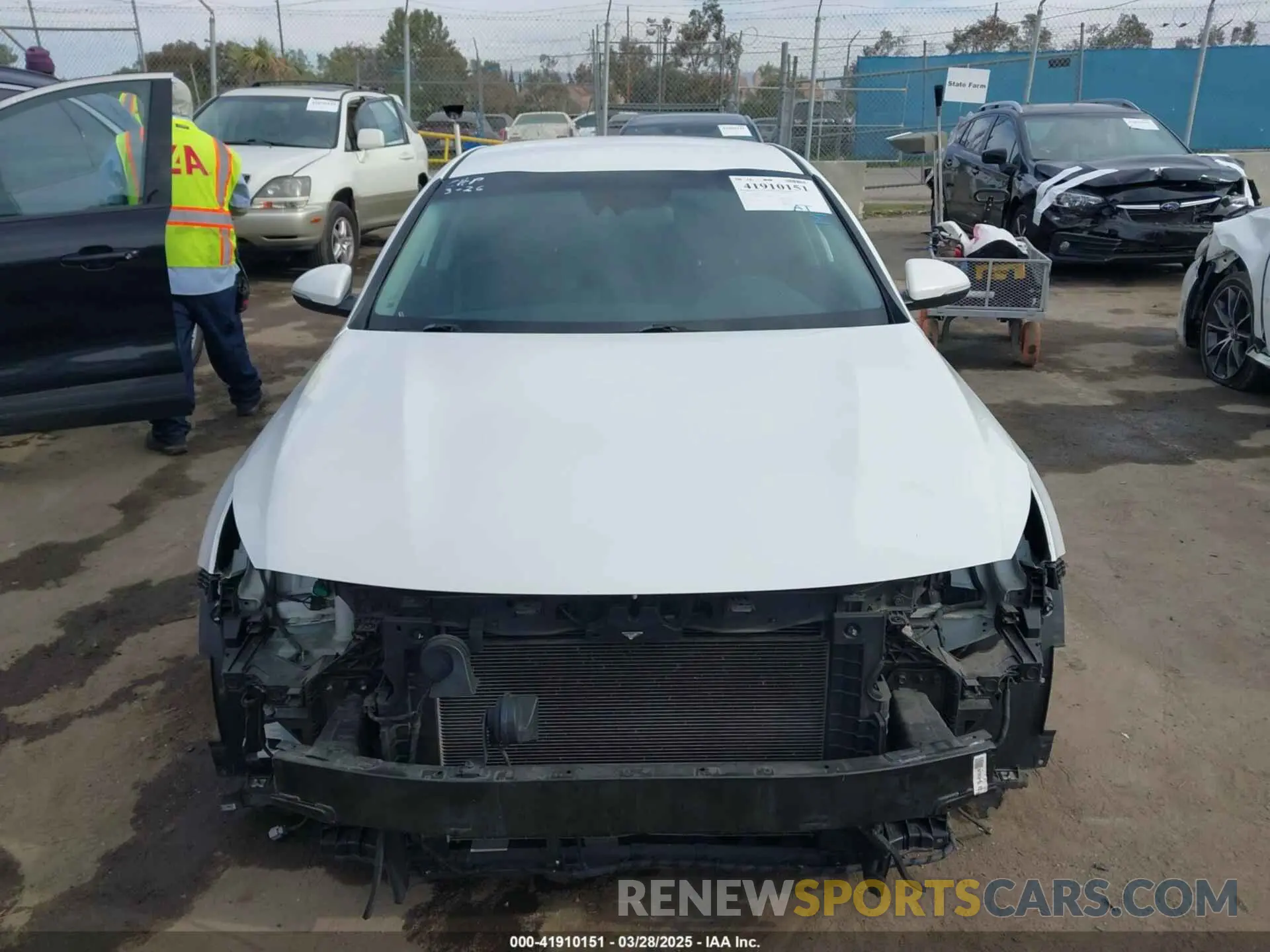 12 fotografías del automóvil dañado 5XXGT4L35LG395766 KIA OPTIMA 2020