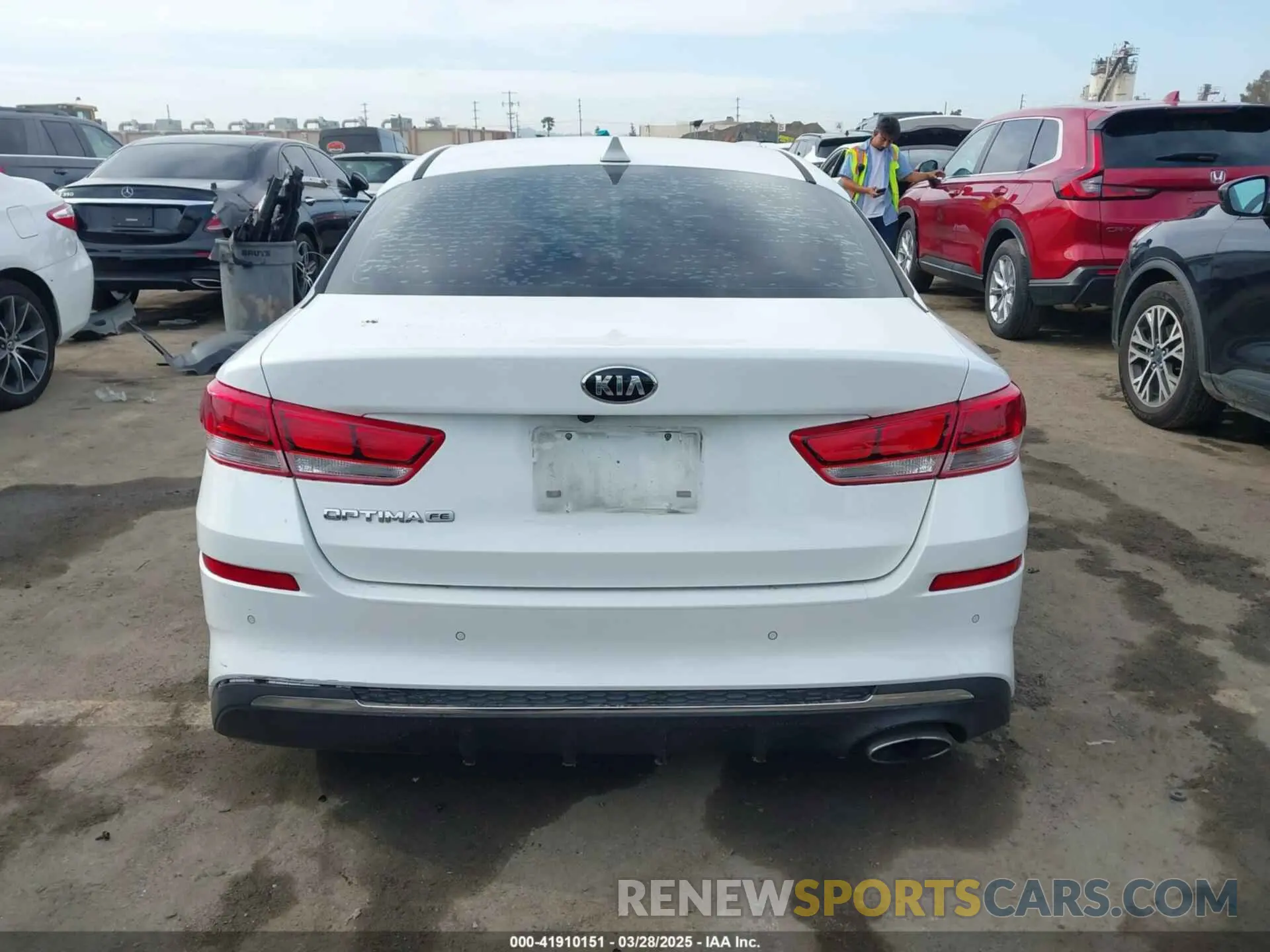 16 fotografías del automóvil dañado 5XXGT4L35LG395766 KIA OPTIMA 2020