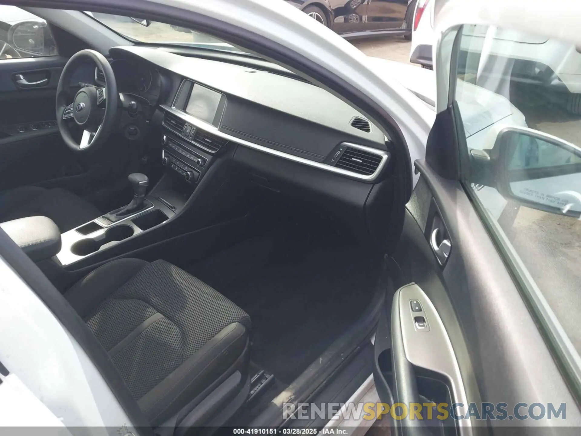 5 fotografías del automóvil dañado 5XXGT4L35LG395766 KIA OPTIMA 2020