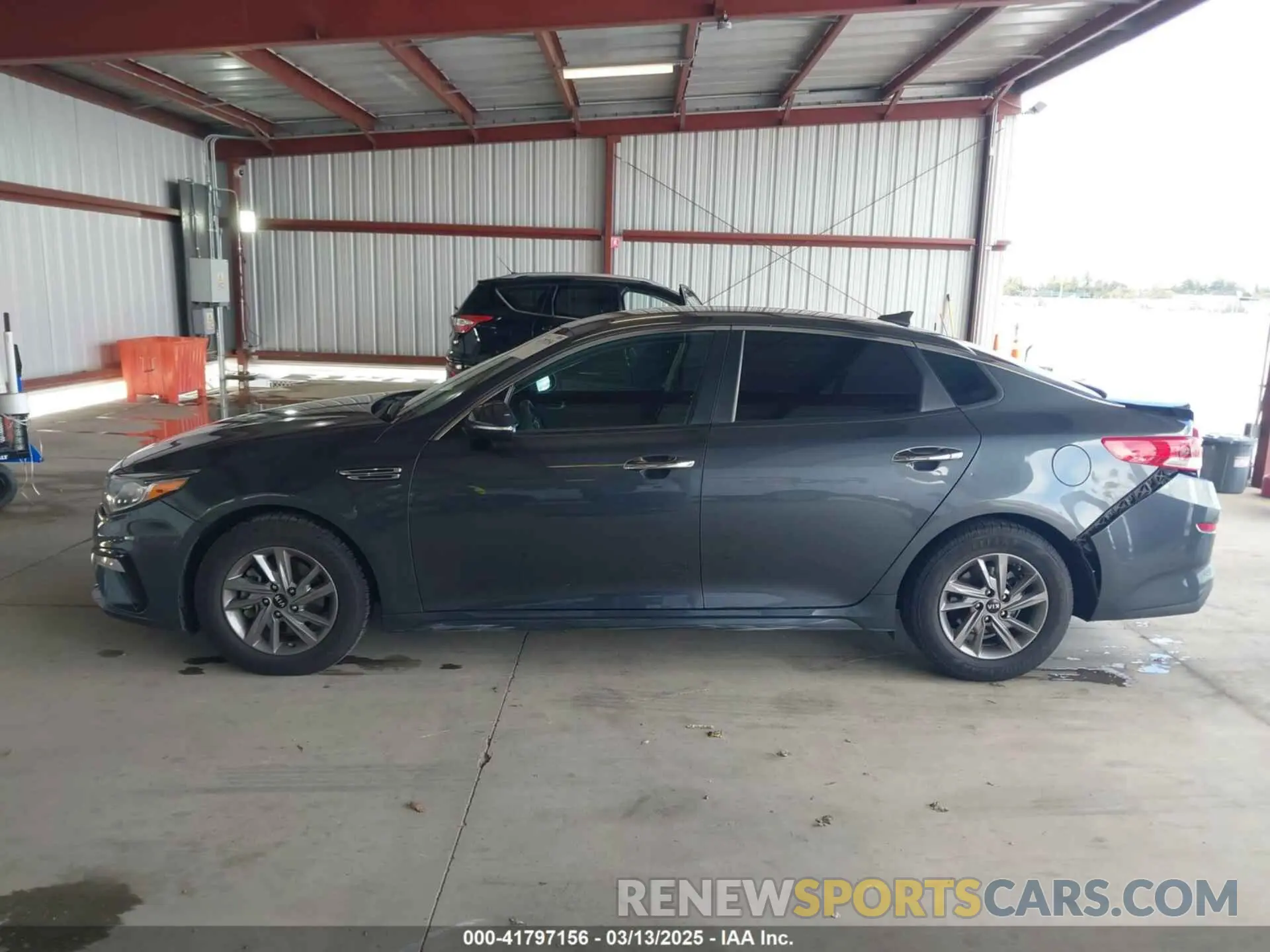 14 fotografías del automóvil dañado 5XXGT4L35LG450412 KIA OPTIMA 2020