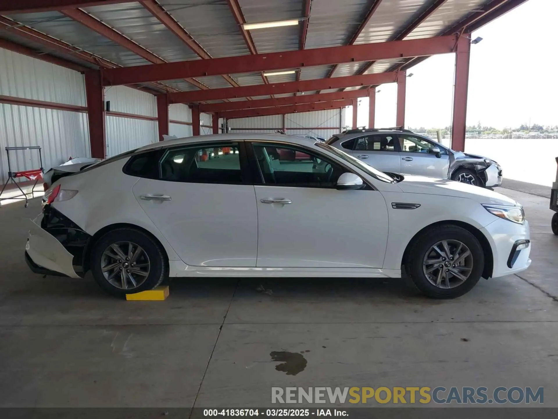 13 fotografías del automóvil dañado 5XXGT4L36LG393377 KIA OPTIMA 2020