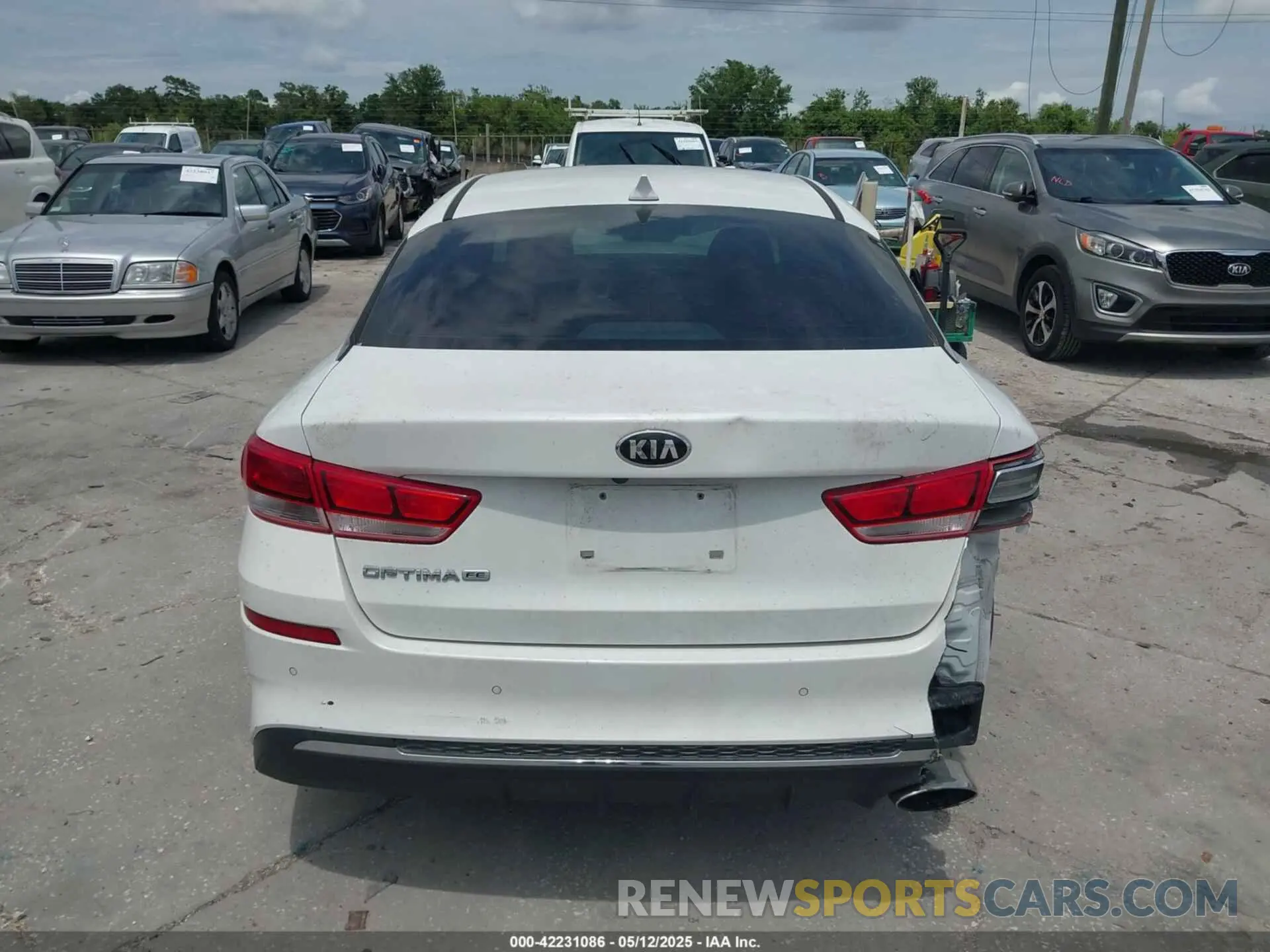 16 fotografías del automóvil dañado 5XXGT4L36LG394433 KIA OPTIMA 2020