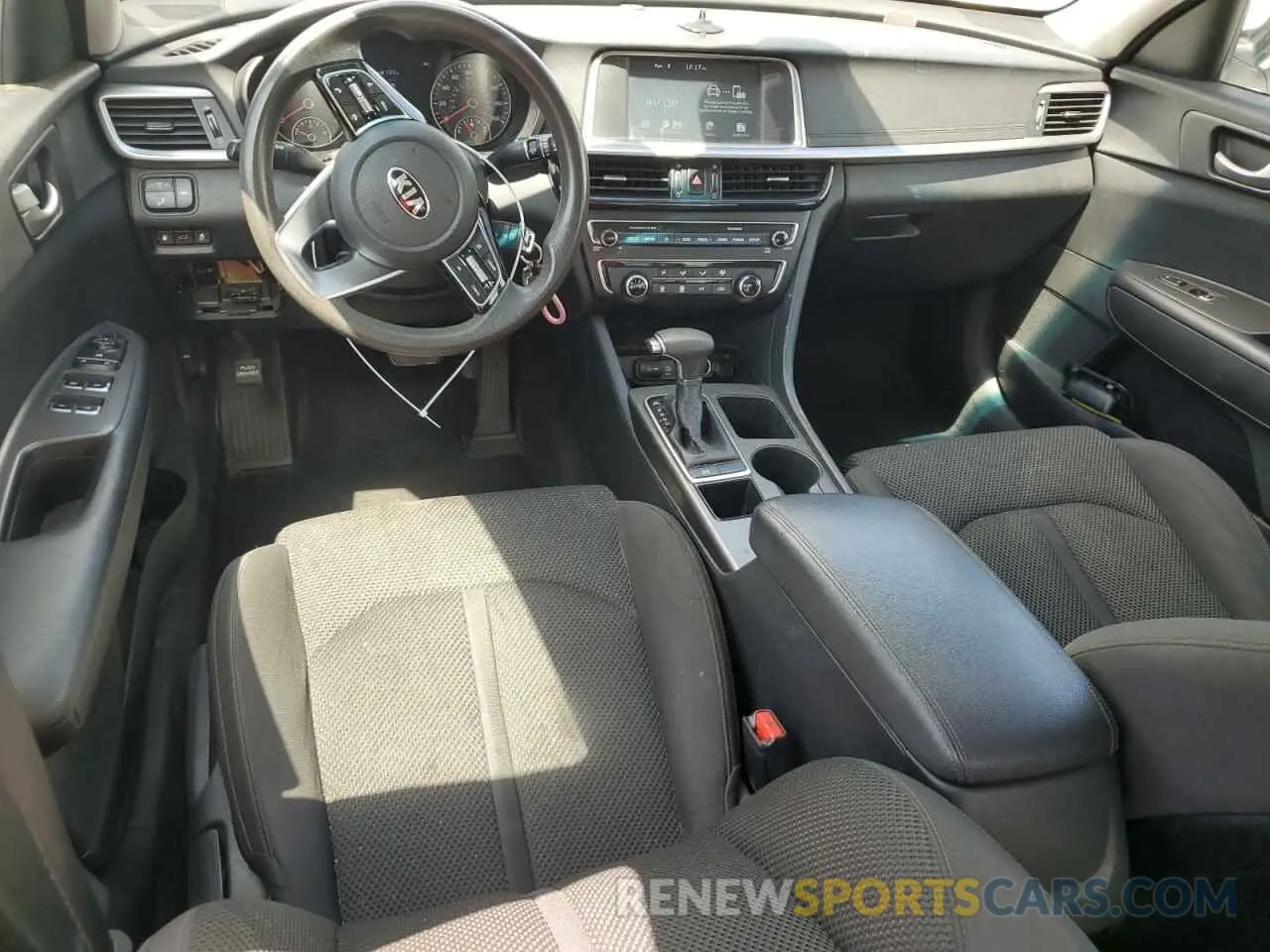 8 fotografías del automóvil dañado 5XXGT4L36LG400974 KIA OPTIMA 2020