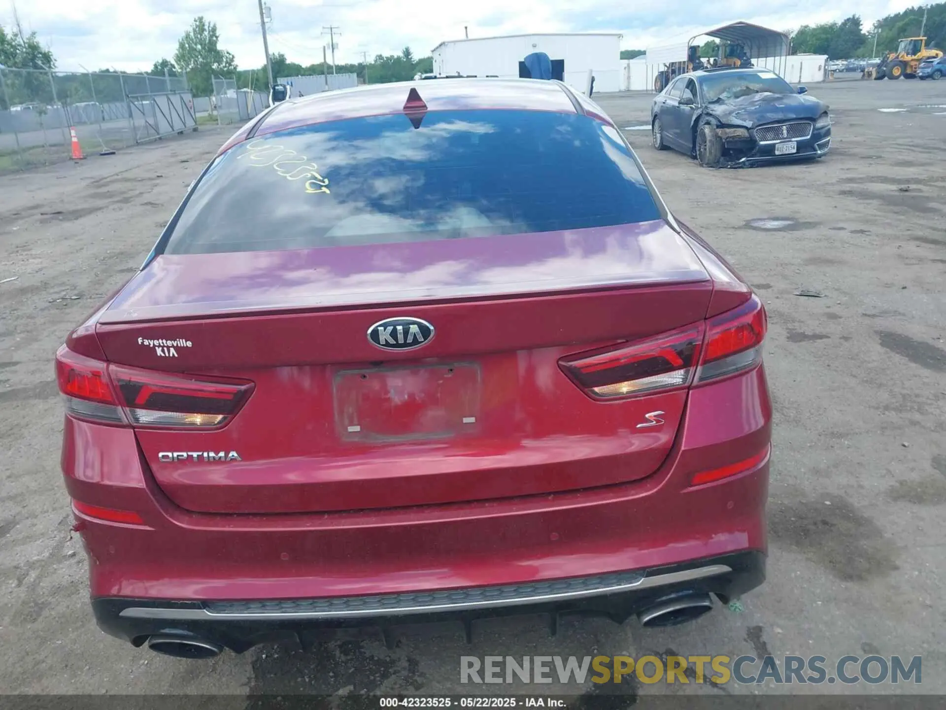 16 fotografías del automóvil dañado 5XXGT4L36LG417242 KIA OPTIMA 2020