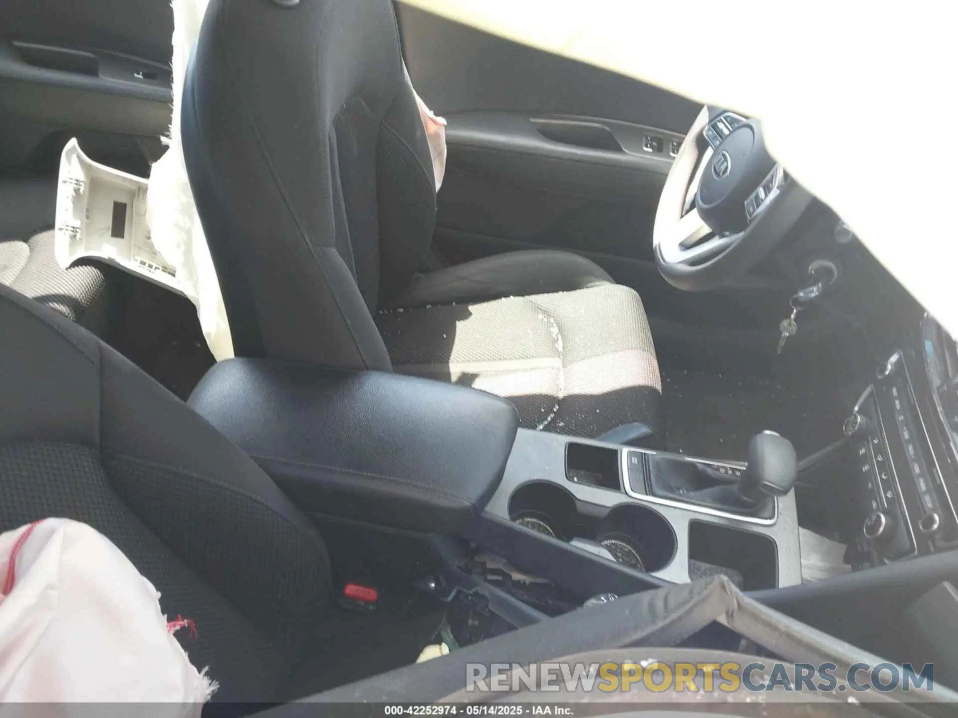 5 fotografías del automóvil dañado 5XXGT4L36LG423803 KIA OPTIMA 2020