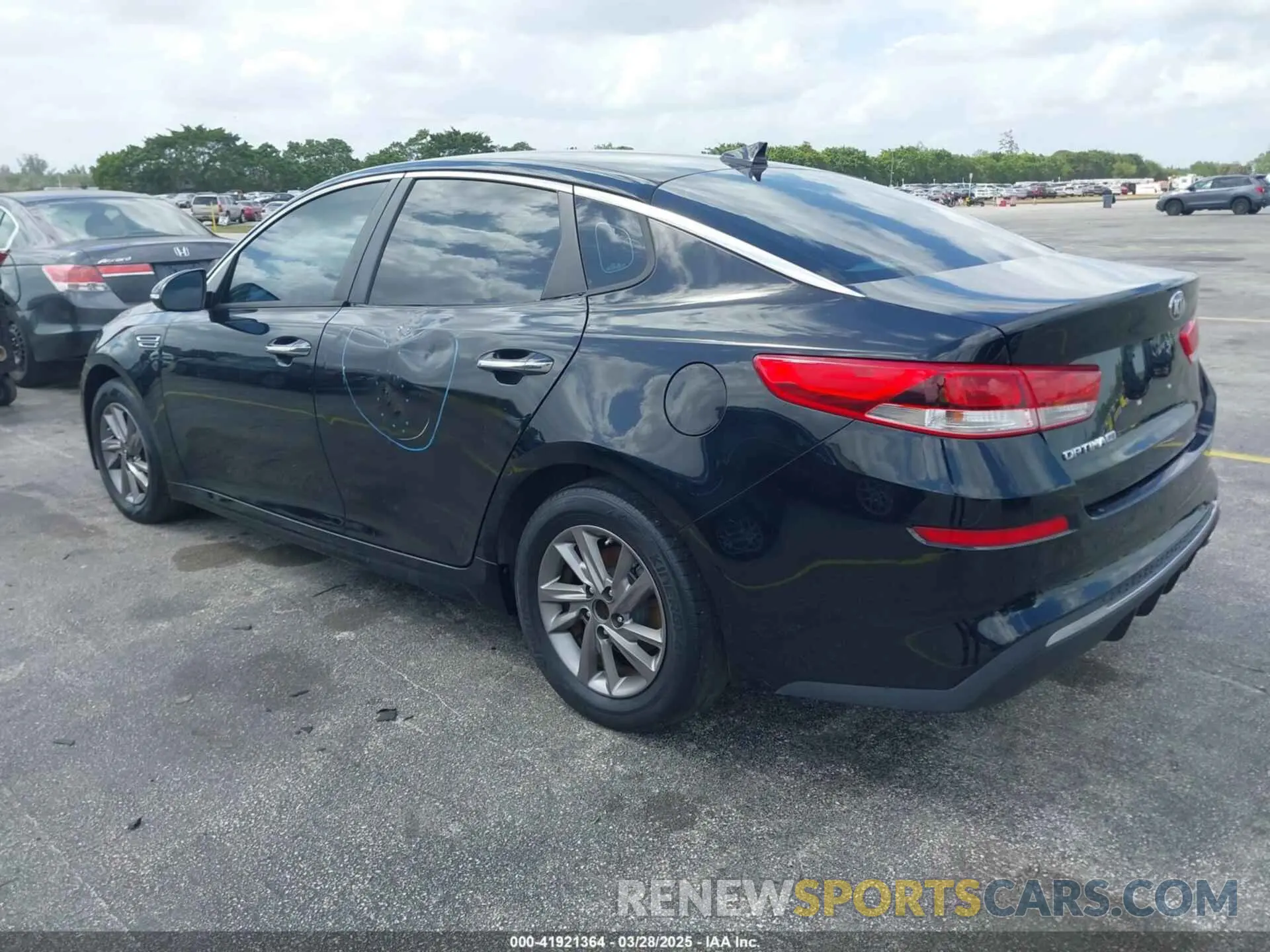 3 fotografías del automóvil dañado 5XXGT4L36LG423865 KIA OPTIMA 2020
