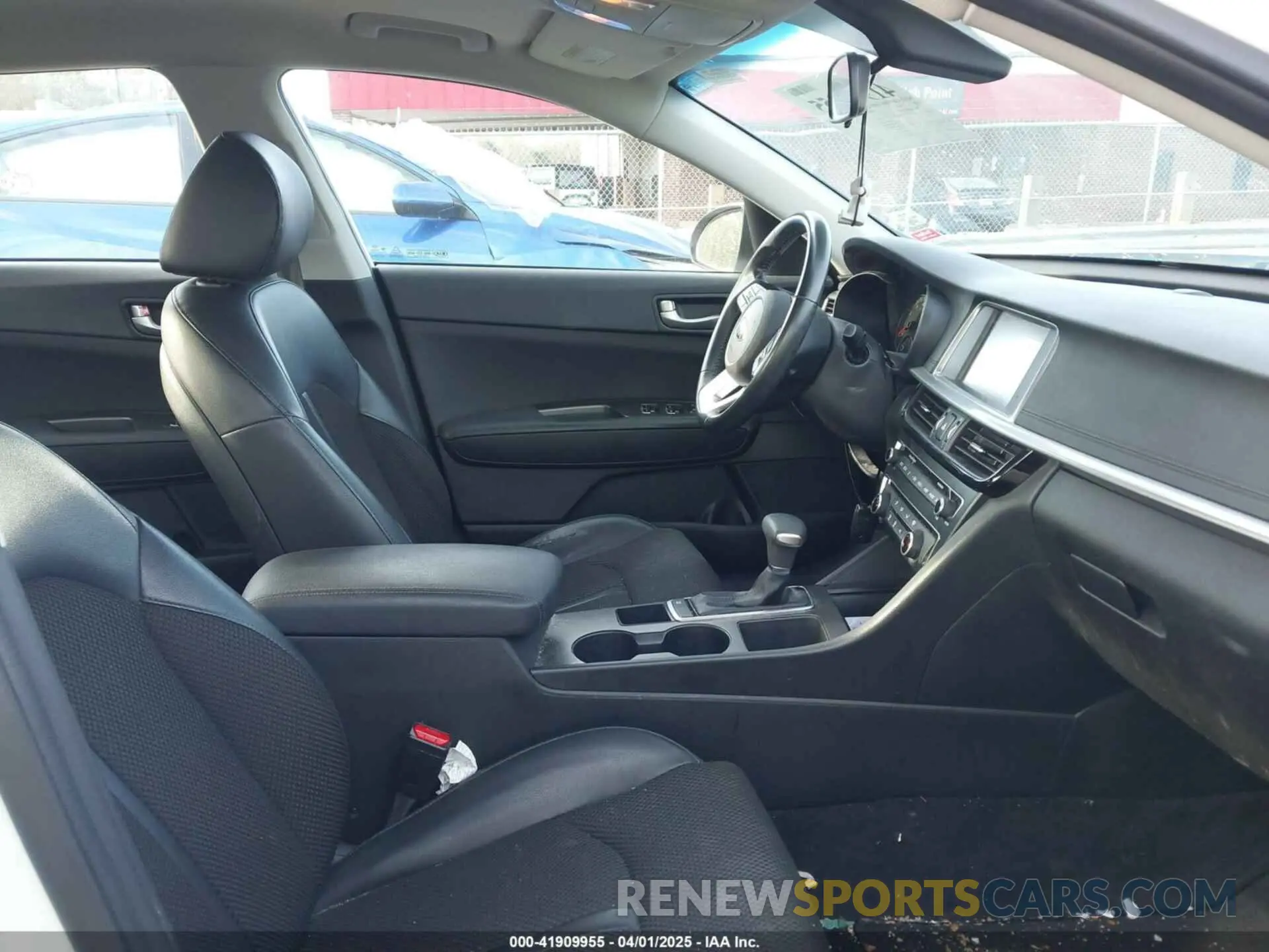 5 fotografías del automóvil dañado 5XXGT4L36LG424207 KIA OPTIMA 2020