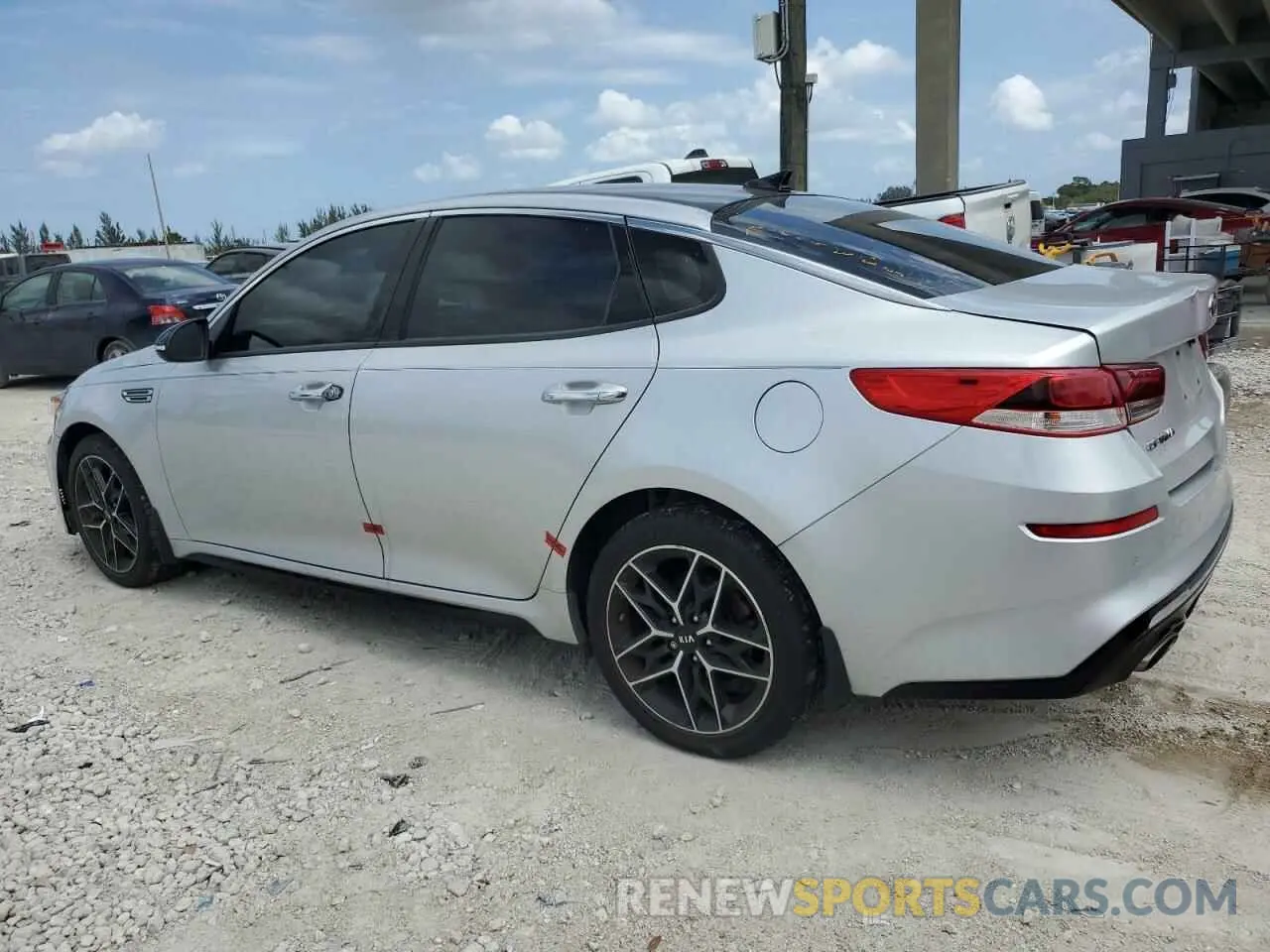 2 fotografías del automóvil dañado 5XXGT4L36LG447566 KIA OPTIMA 2020