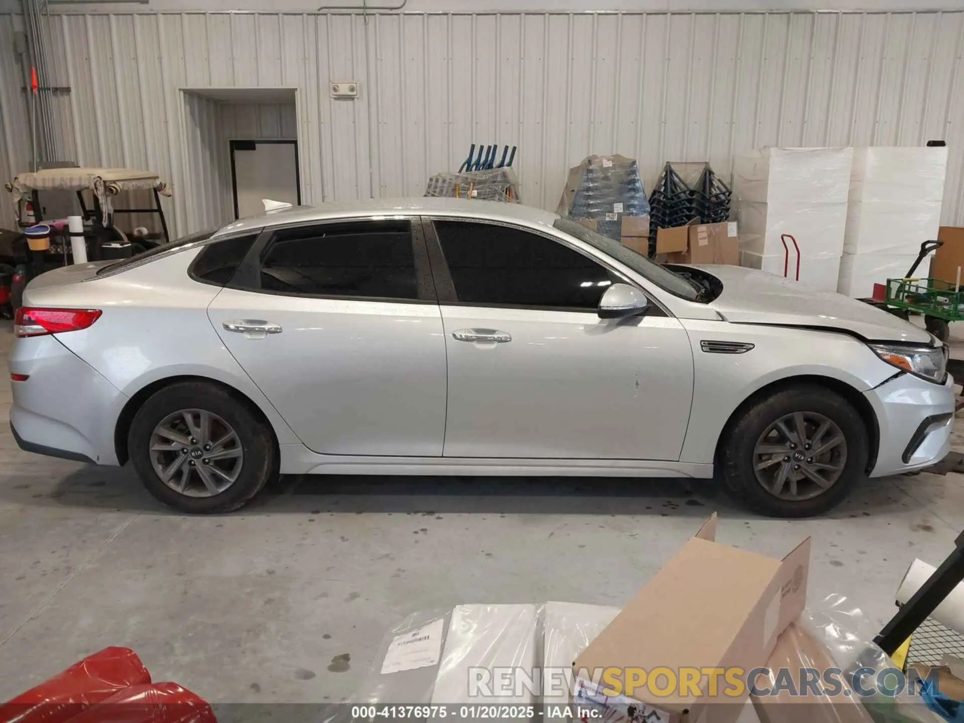 12 fotografías del automóvil dañado 5XXGT4L37LG391573 KIA OPTIMA 2020