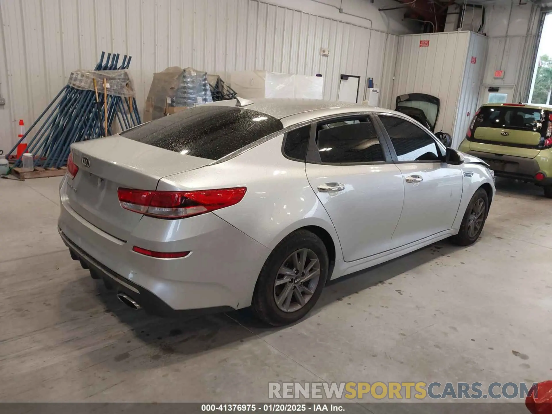 4 fotografías del automóvil dañado 5XXGT4L37LG391573 KIA OPTIMA 2020