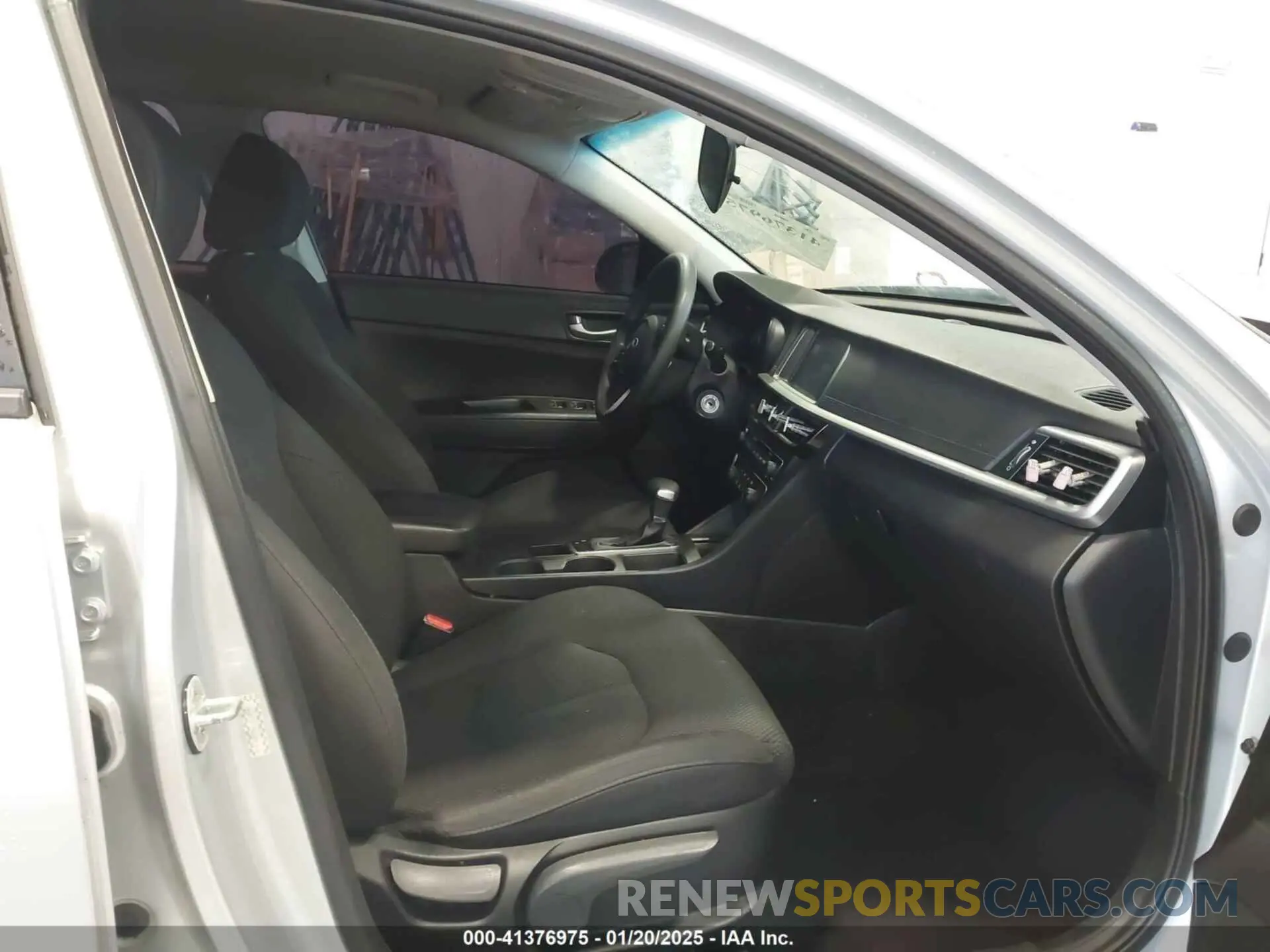 5 fotografías del automóvil dañado 5XXGT4L37LG391573 KIA OPTIMA 2020