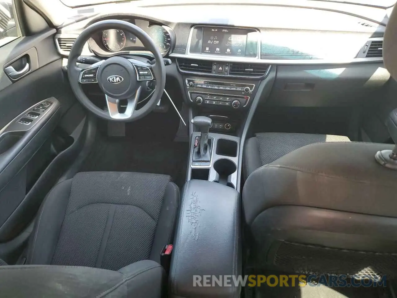 8 fotografías del automóvil dañado 5XXGT4L37LG422322 KIA OPTIMA 2020