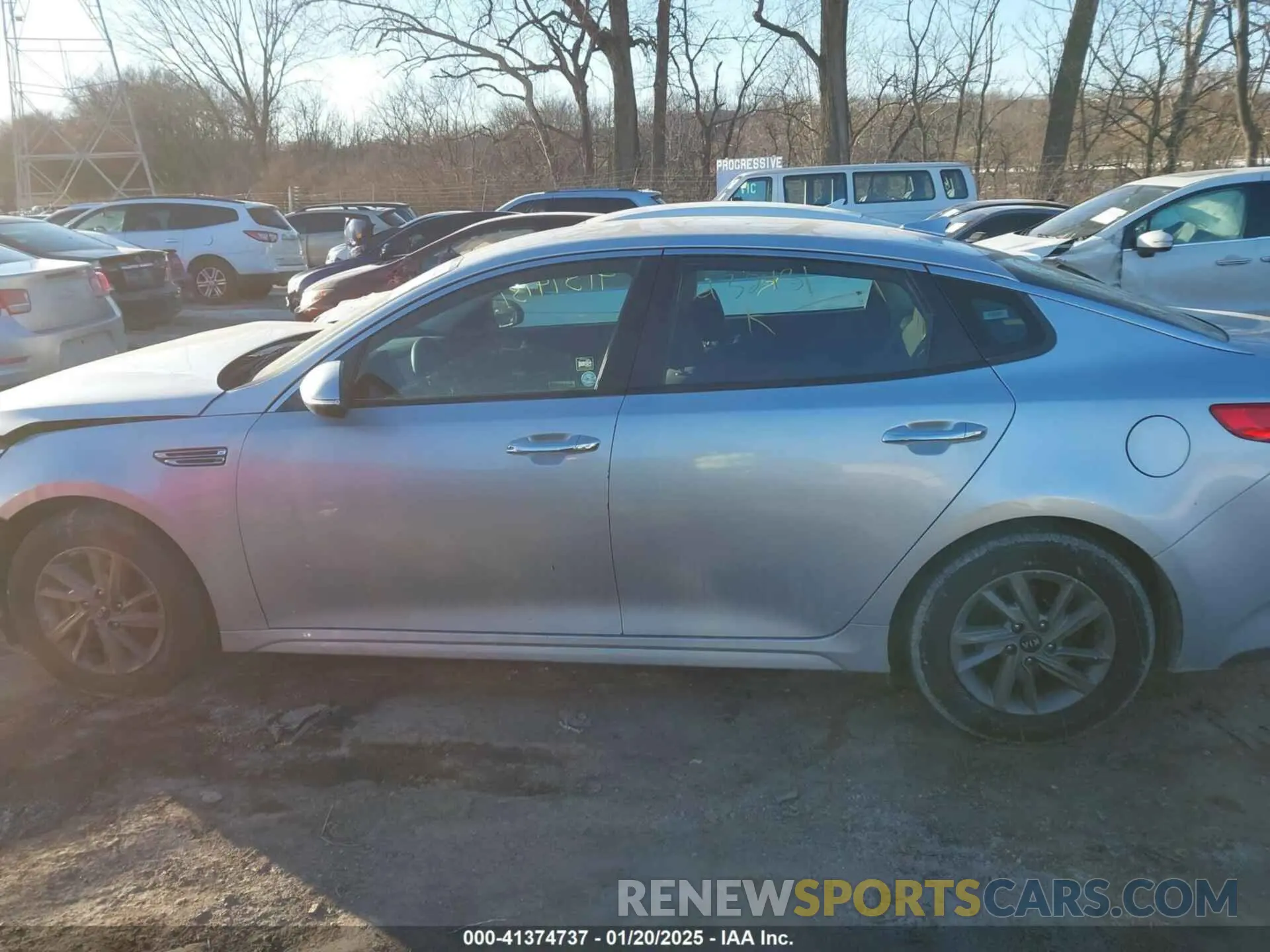 15 fotografías del automóvil dañado 5XXGT4L37LG432431 KIA OPTIMA 2020