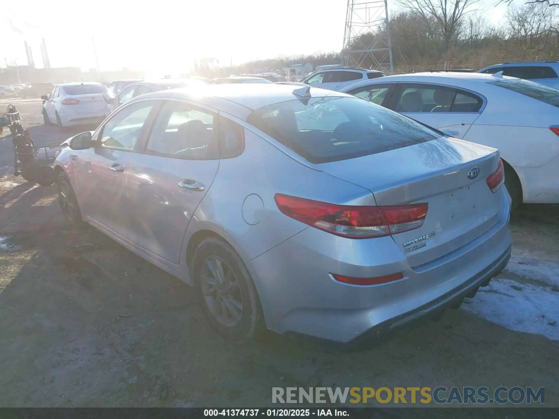 3 fotografías del automóvil dañado 5XXGT4L37LG432431 KIA OPTIMA 2020
