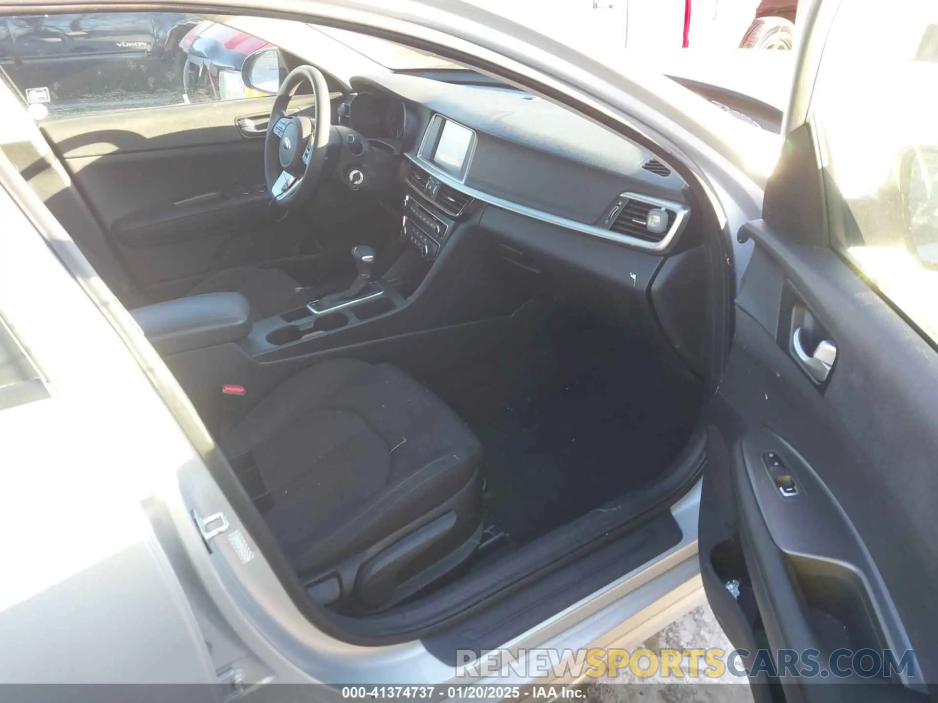 5 fotografías del automóvil dañado 5XXGT4L37LG432431 KIA OPTIMA 2020