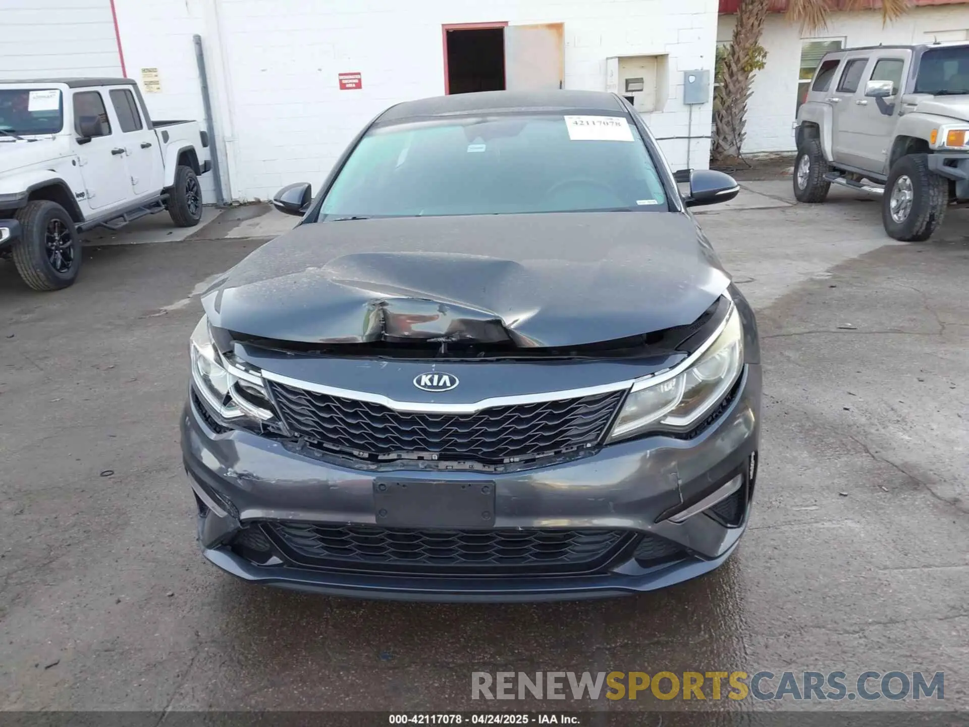 12 fotografías del automóvil dañado 5XXGT4L37LG450718 KIA OPTIMA 2020