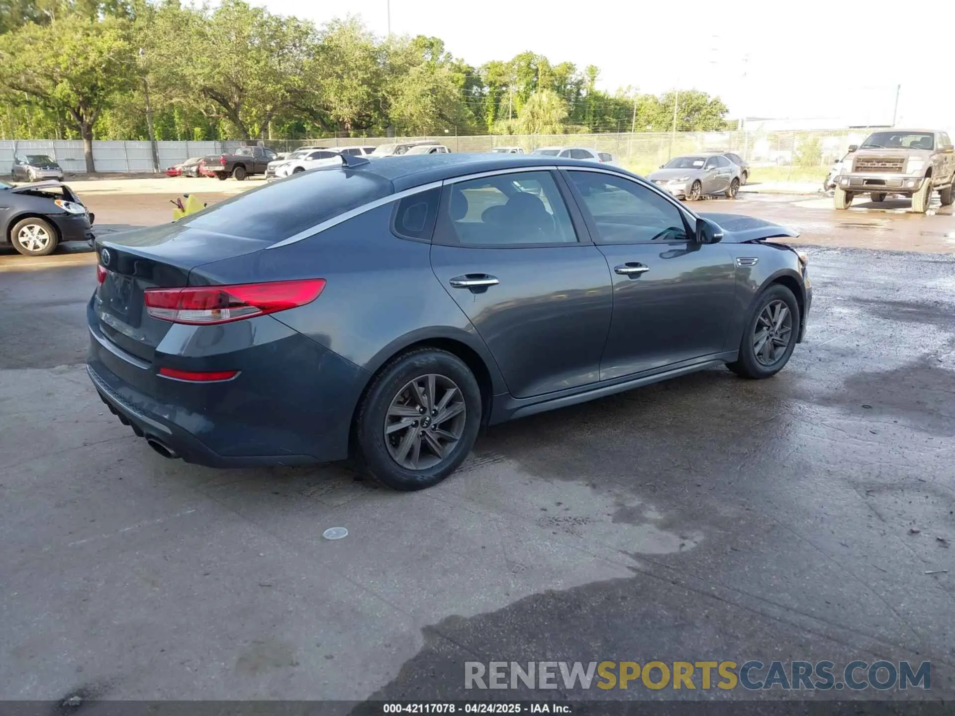 4 fotografías del automóvil dañado 5XXGT4L37LG450718 KIA OPTIMA 2020