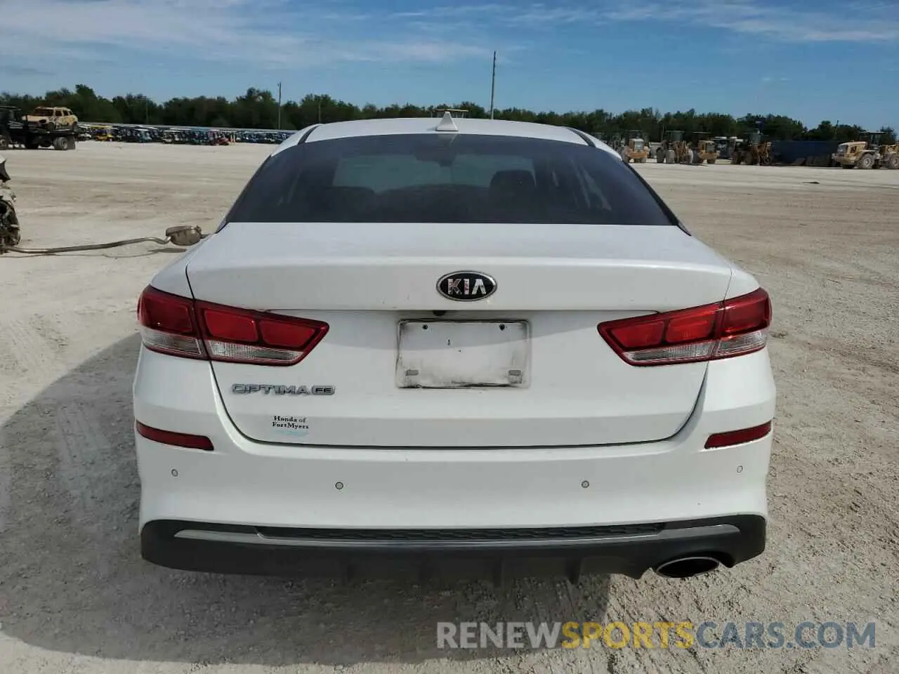6 fotografías del automóvil dañado 5XXGT4L38LG381912 KIA OPTIMA 2020