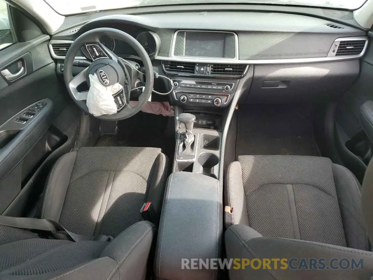 8 fotografías del automóvil dañado 5XXGT4L38LG381912 KIA OPTIMA 2020