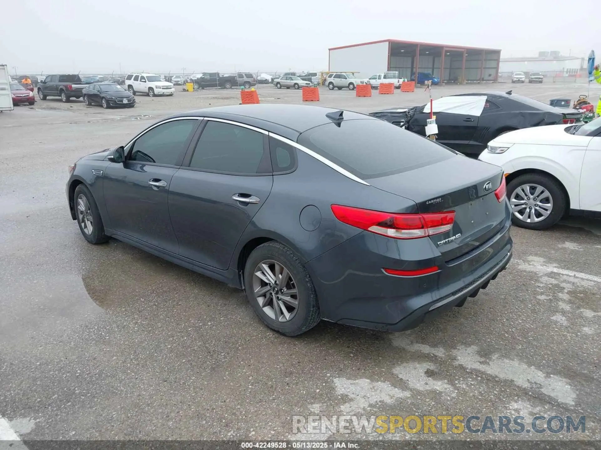 3 fotografías del automóvil dañado 5XXGT4L38LG386043 KIA OPTIMA 2020