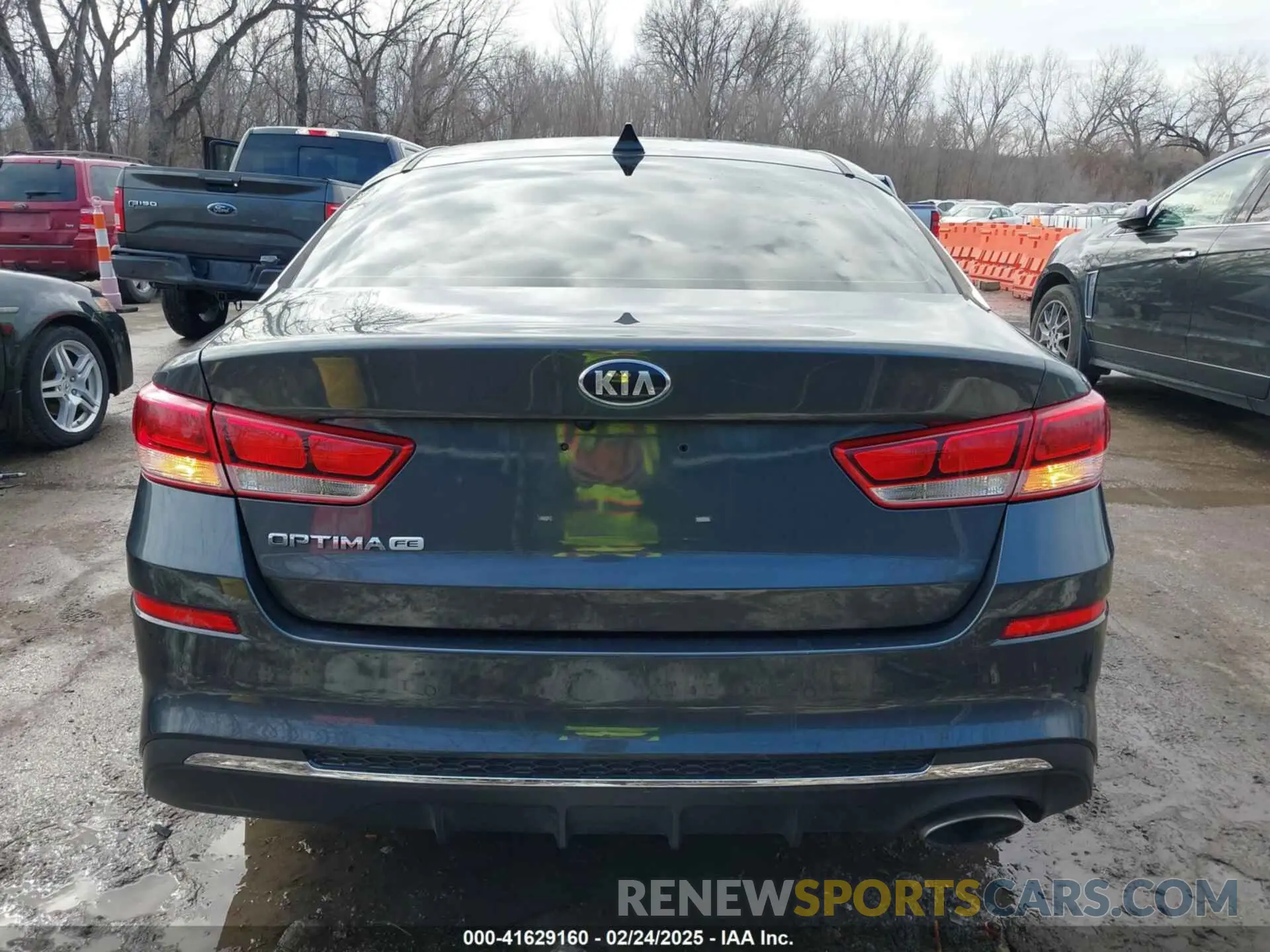 17 fotografías del automóvil dañado 5XXGT4L38LG387015 KIA OPTIMA 2020