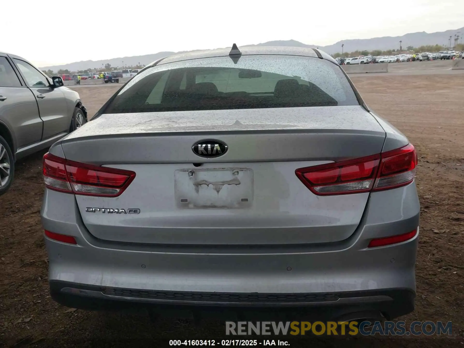 17 fotografías del automóvil dañado 5XXGT4L38LG391923 KIA OPTIMA 2020