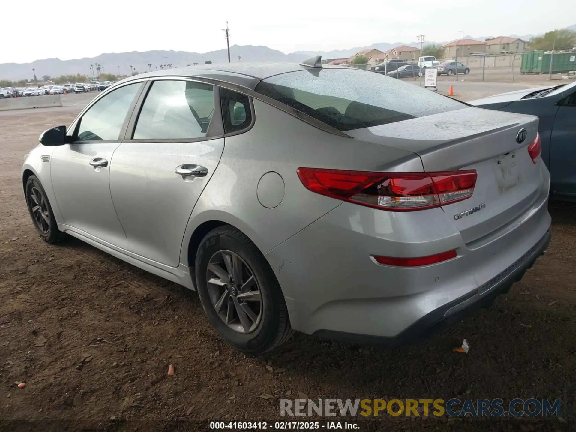3 fotografías del automóvil dañado 5XXGT4L38LG391923 KIA OPTIMA 2020