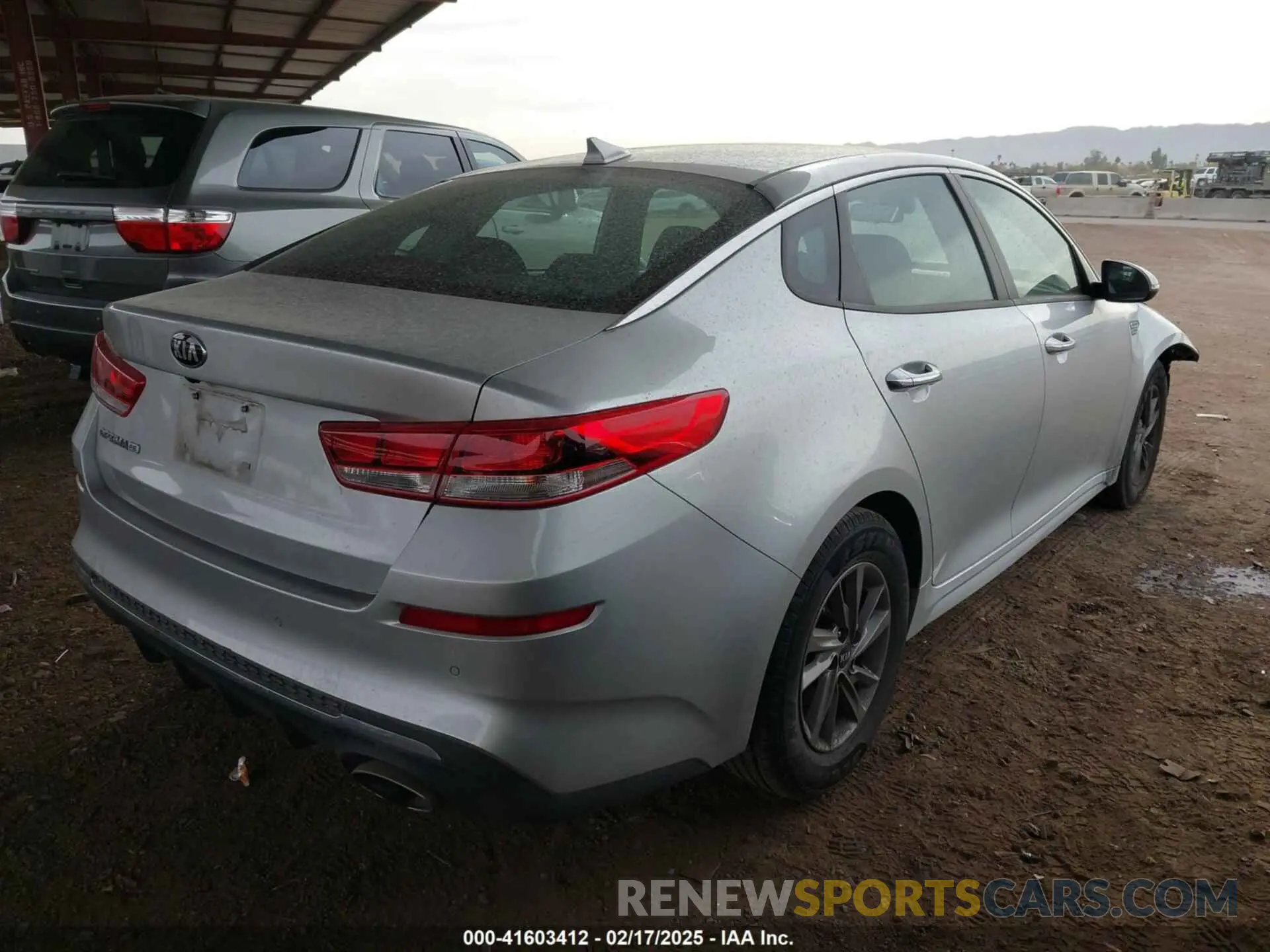 4 fotografías del automóvil dañado 5XXGT4L38LG391923 KIA OPTIMA 2020