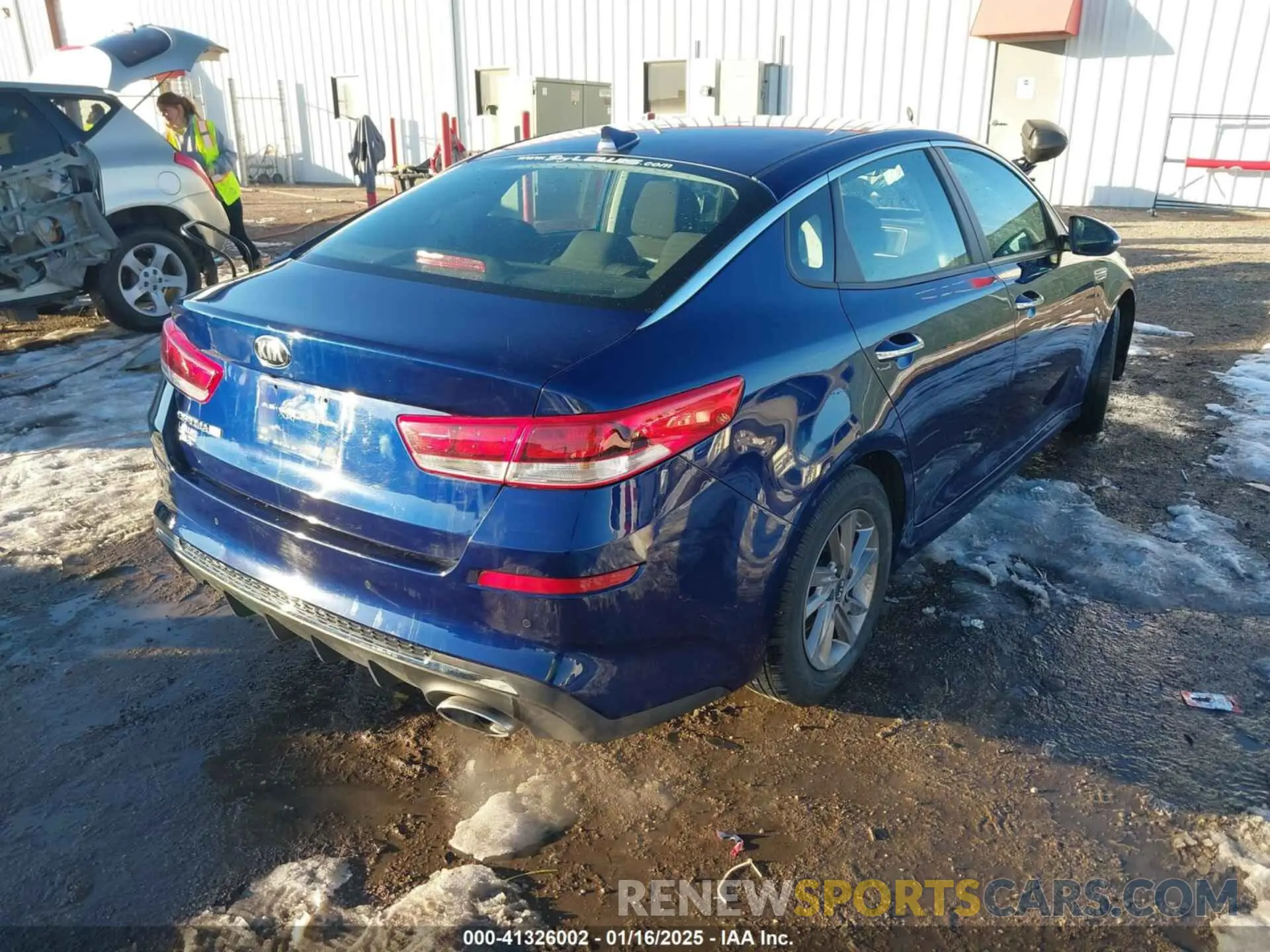 4 fotografías del automóvil dañado 5XXGT4L38LG394126 KIA OPTIMA 2020