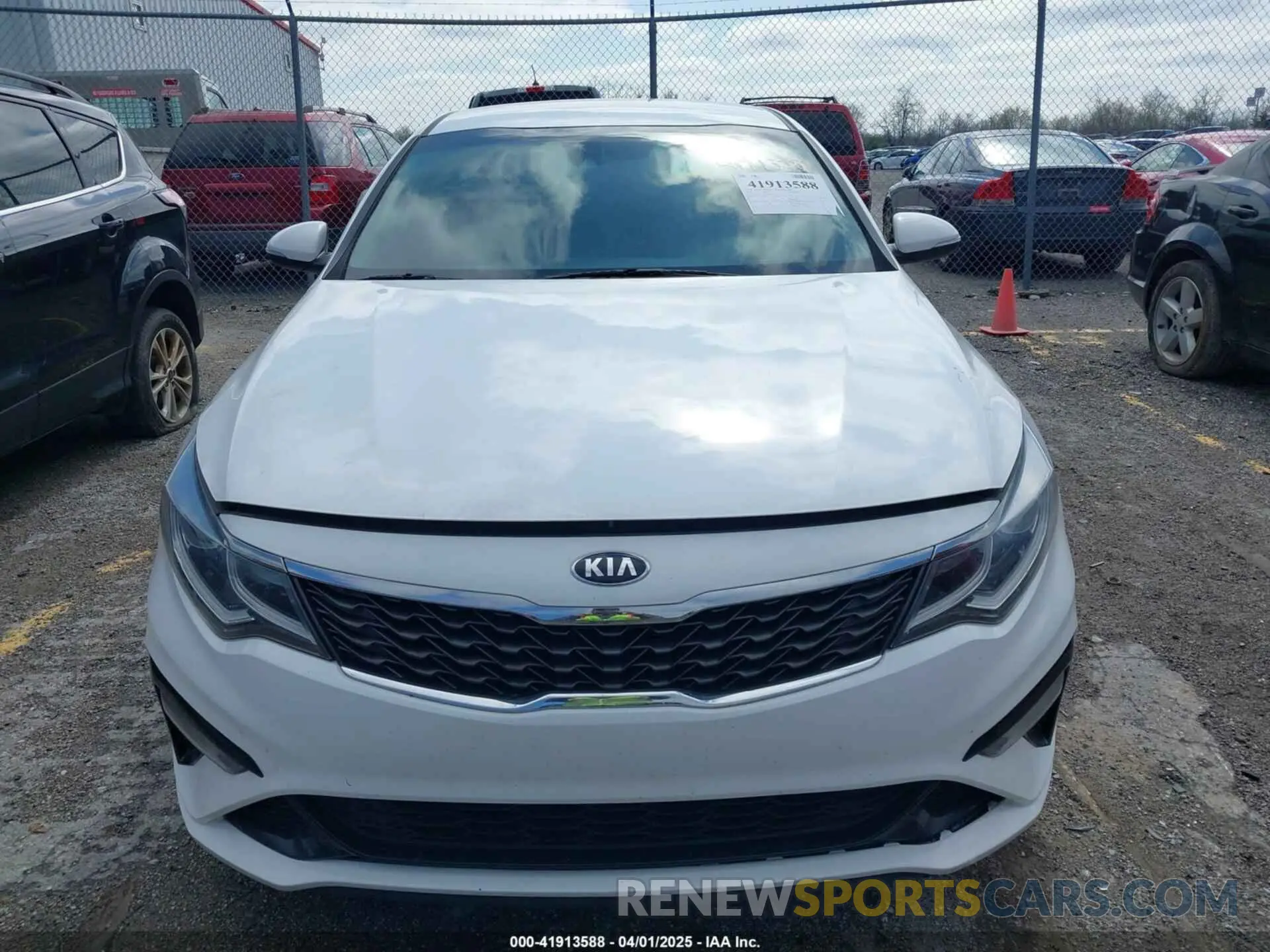 12 fotografías del automóvil dañado 5XXGT4L38LG415878 KIA OPTIMA 2020
