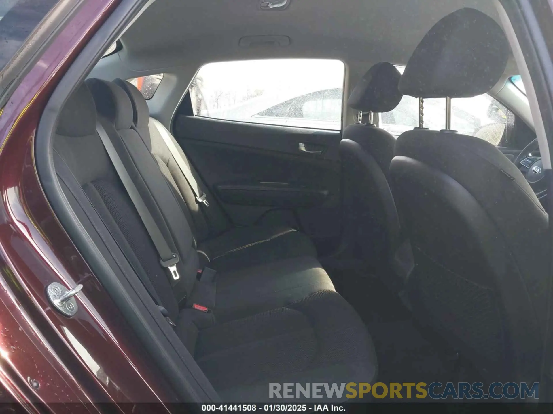 8 fotografías del automóvil dañado 5XXGT4L38LG437797 KIA OPTIMA 2020