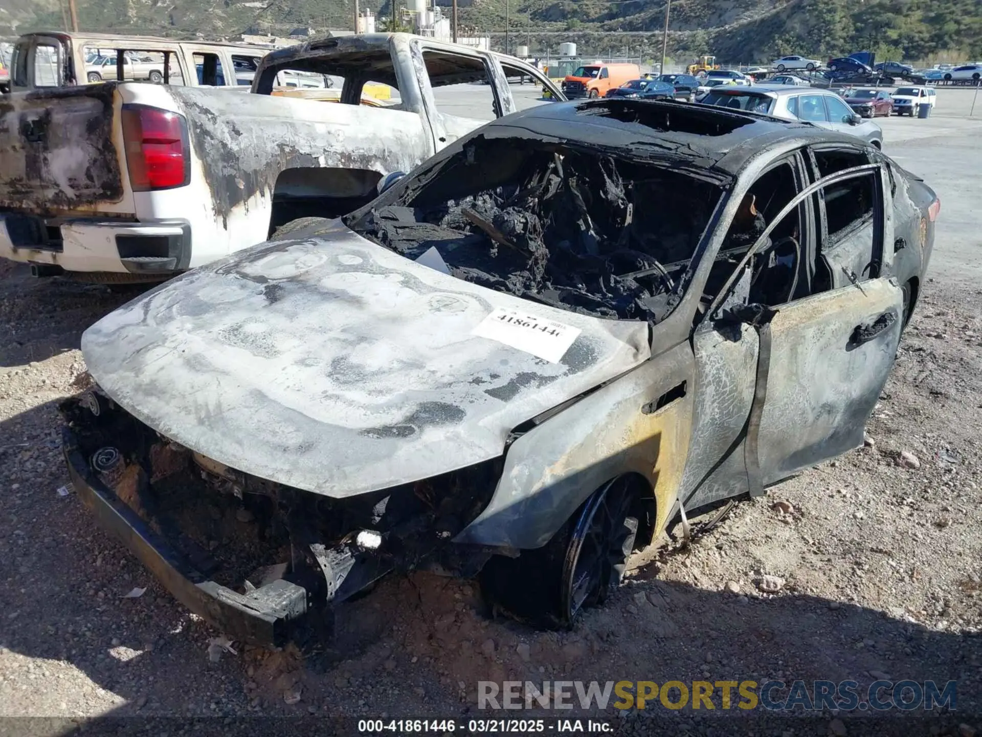 2 fotografías del automóvil dañado 5XXGT4L38LG447732 KIA OPTIMA 2020